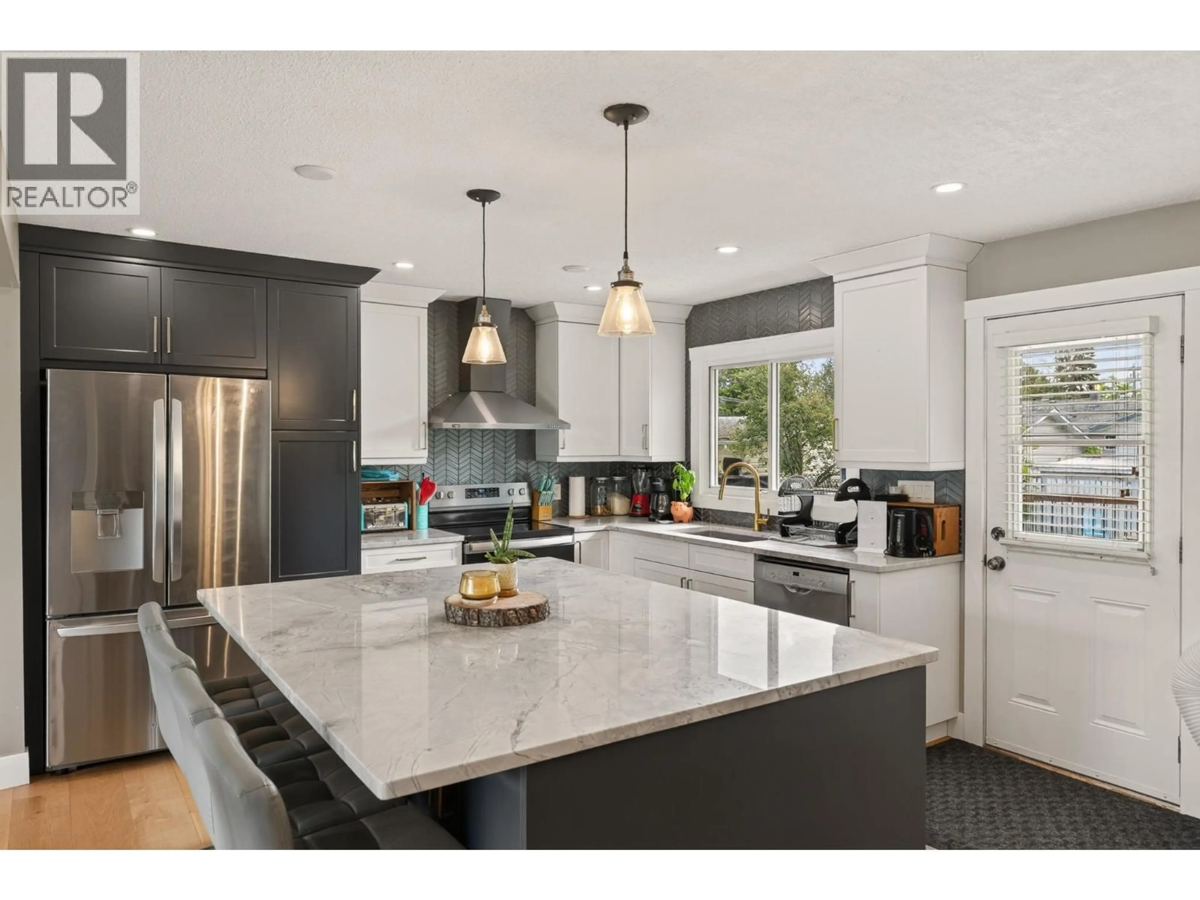 Open concept kitchen, ceramic/tile floor for 2475 HAMMOND AVENUE, Prince George British Columbia V2M1A6