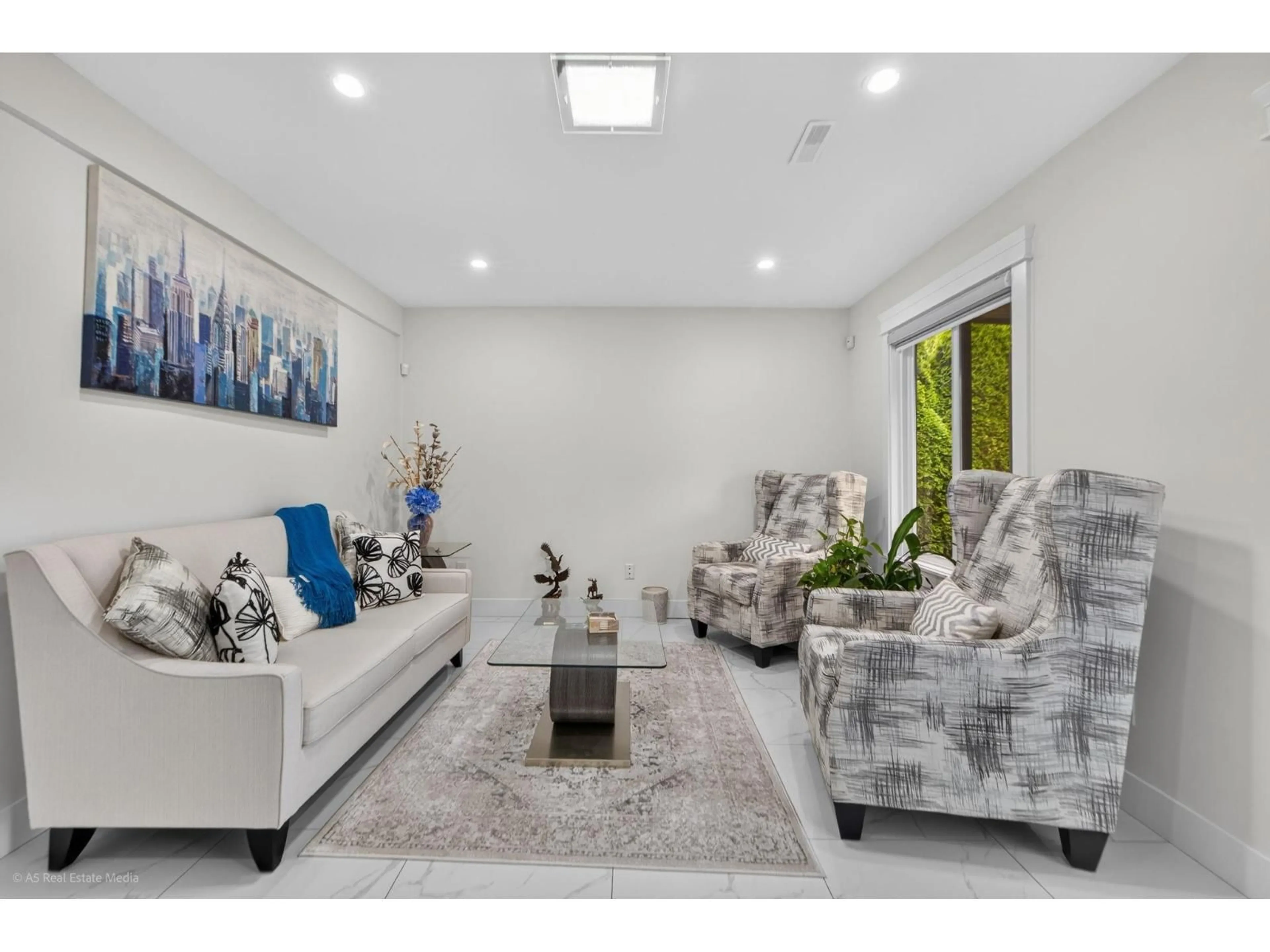 Living room with furniture, unknown for 16166 92 AVENUE, Surrey British Columbia V4N3C4