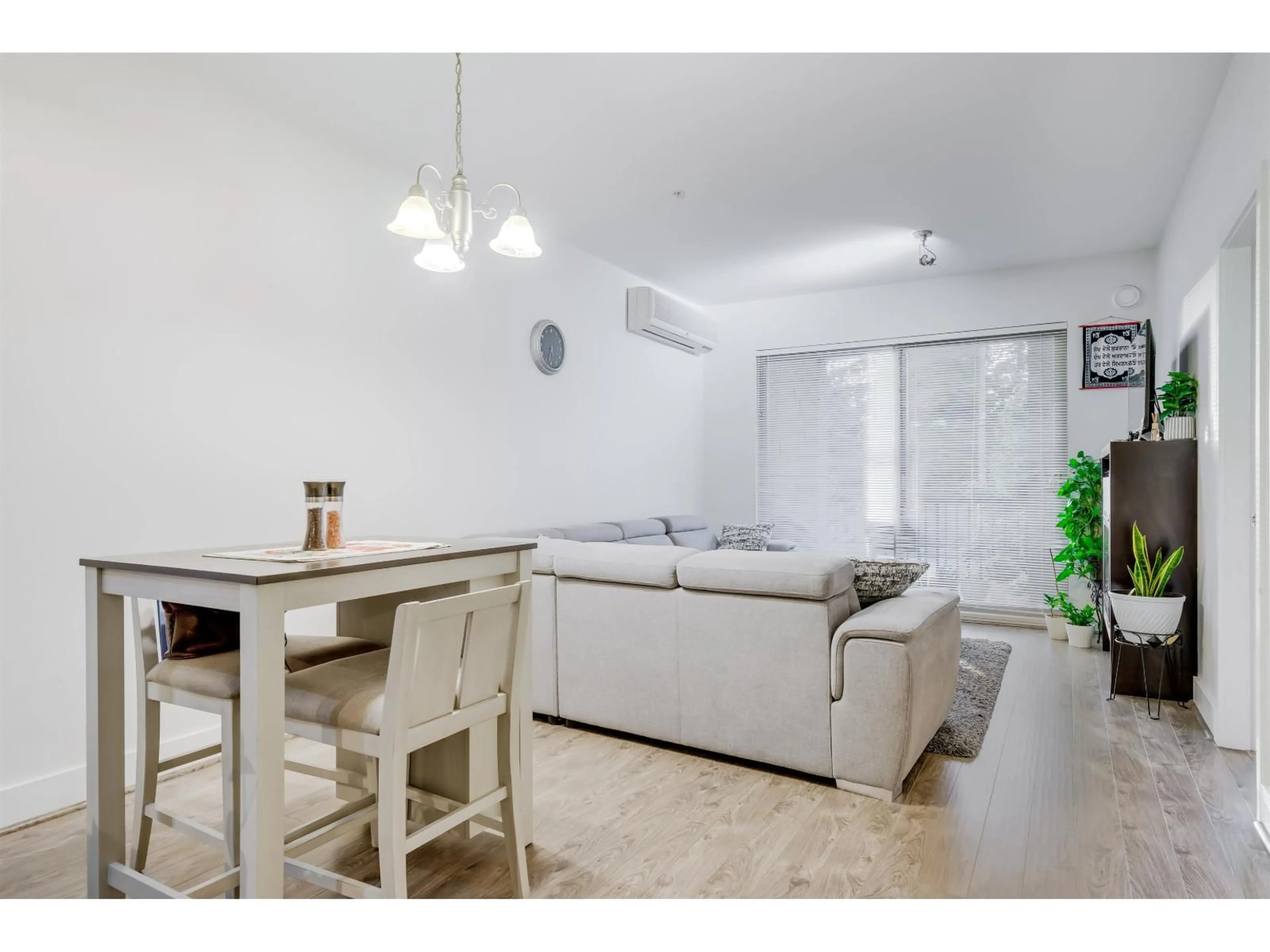Living room with furniture, unknown for 214 - 6688 120 STREET, Surrey British Columbia V3W1T8