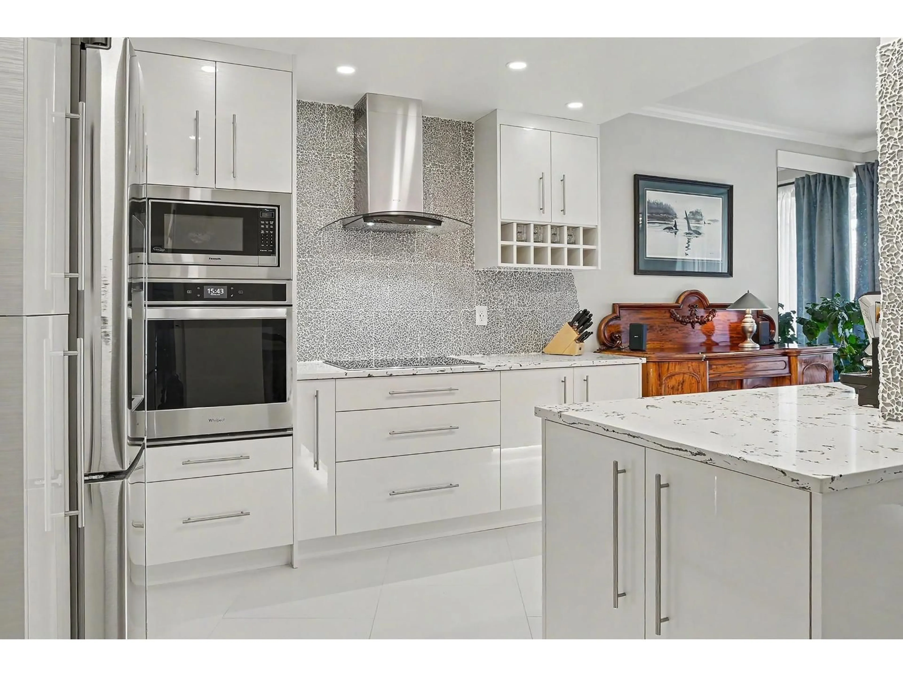 Contemporary kitchen, ceramic/tile floor for 208 - 1765 MARTIN DRIVE, Surrey British Columbia V4A9T6