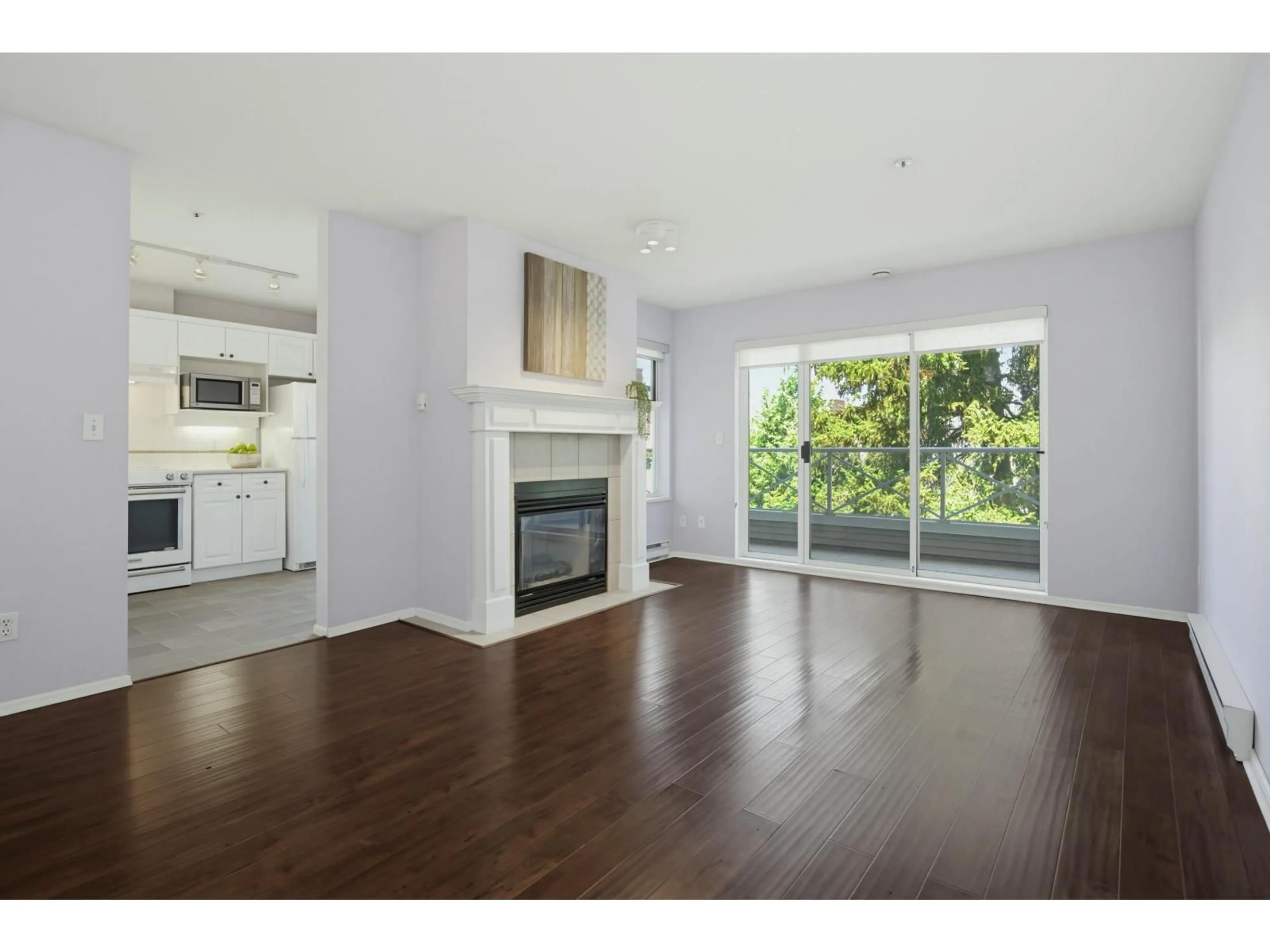 A pic of a room for 205 - 5568 201A STREET, Langley British Columbia V3A8K5