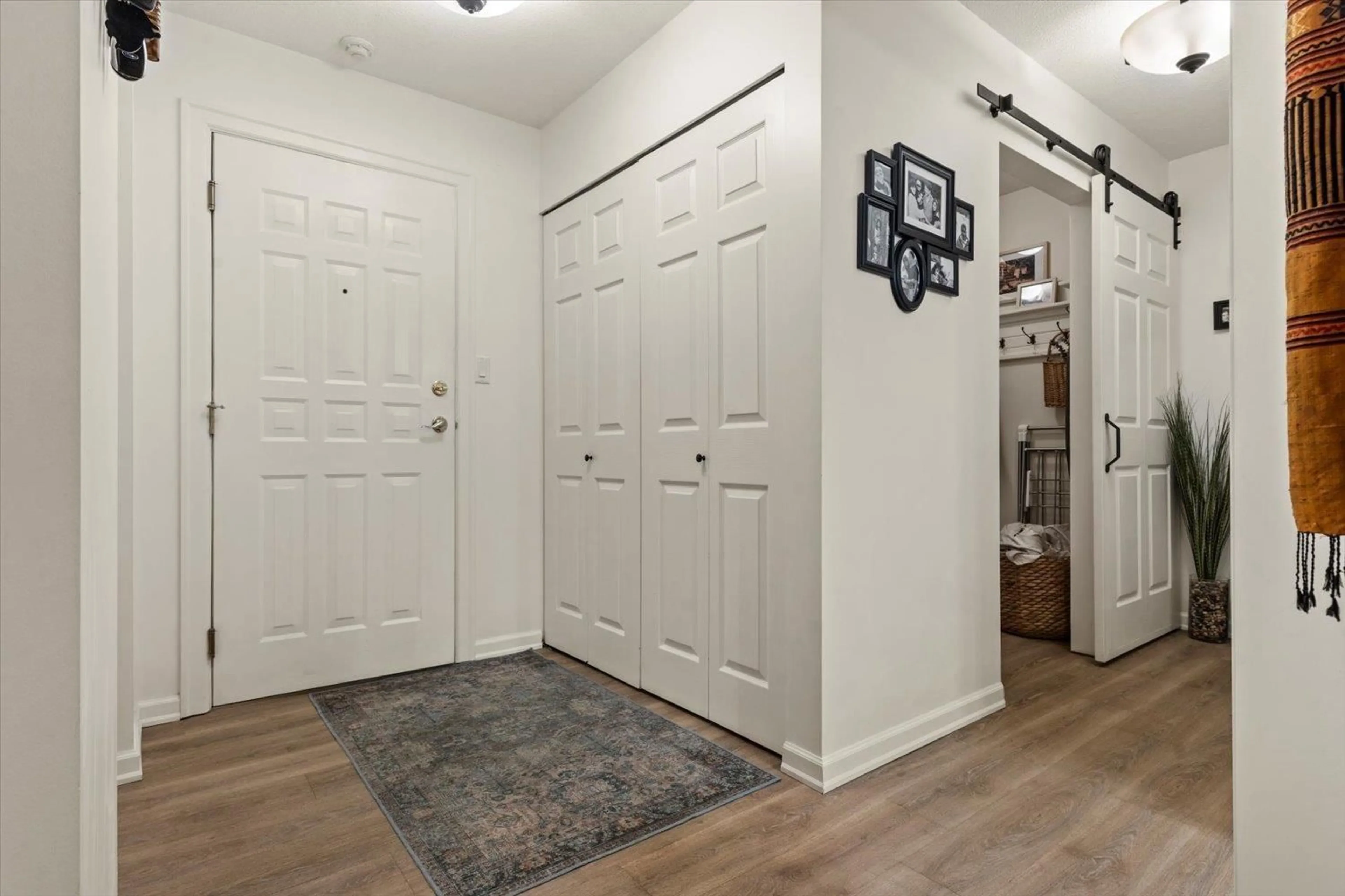 Indoor entryway for 107 - 3172 GLADWIN ROAD, Abbotsford British Columbia V2T5T3