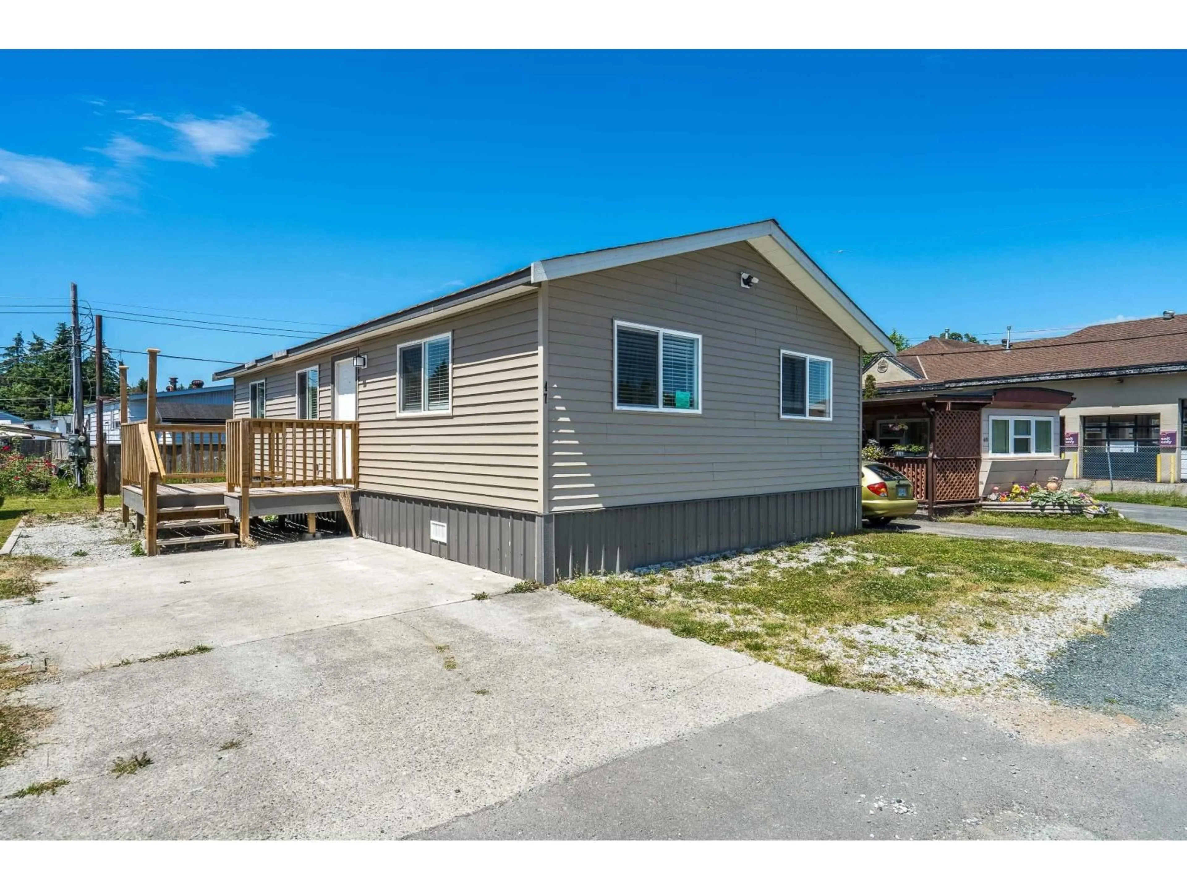 Home with vinyl exterior material, street for 47 - 26892 FRASER HIGHWAY, Langley British Columbia V4W3T5