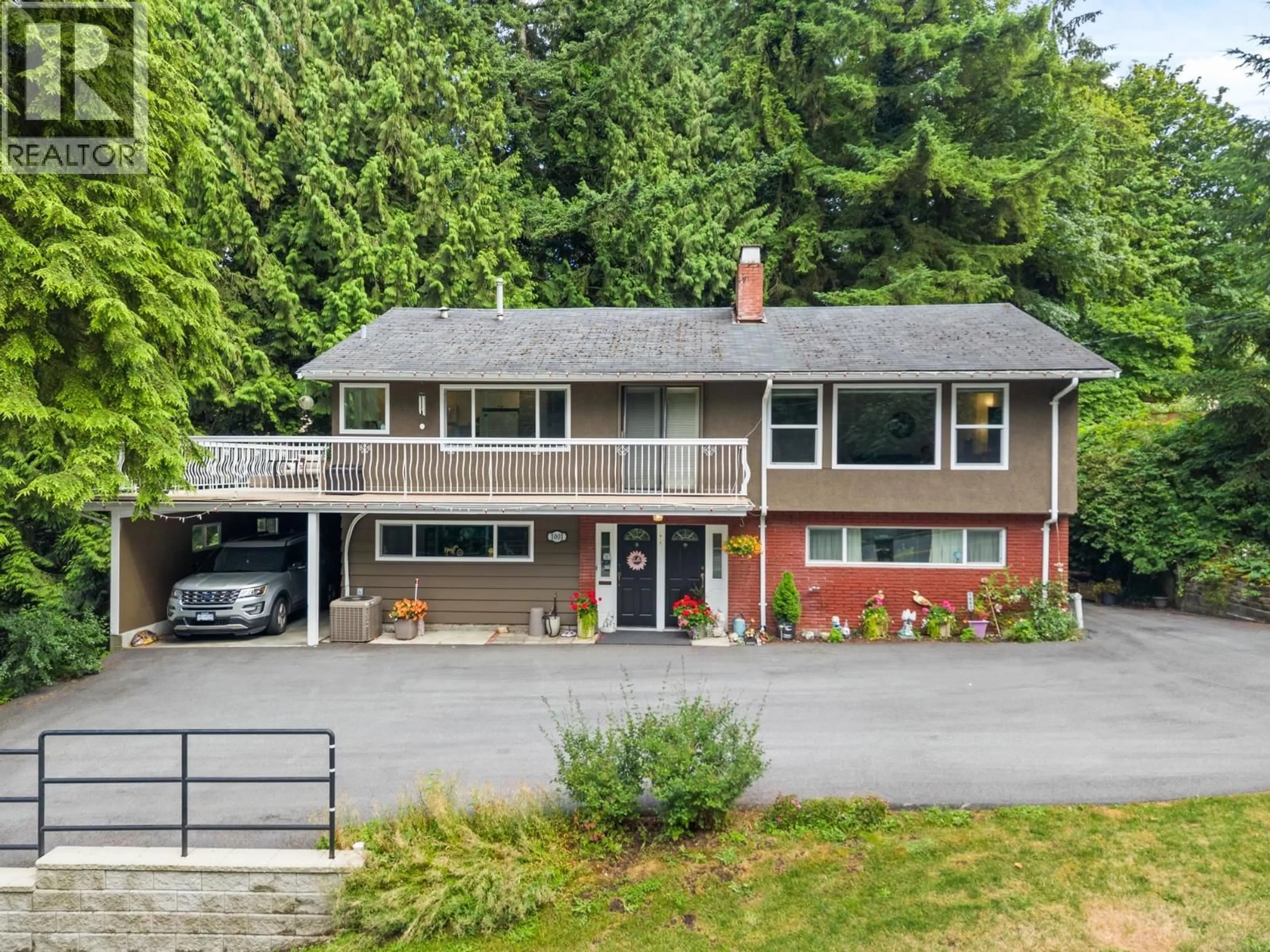 A pic from outside/outdoor area/front of a property/back of a property/a pic from drone, street for 1001 GATENSBURY STREET, Coquitlam British Columbia V3J5J6