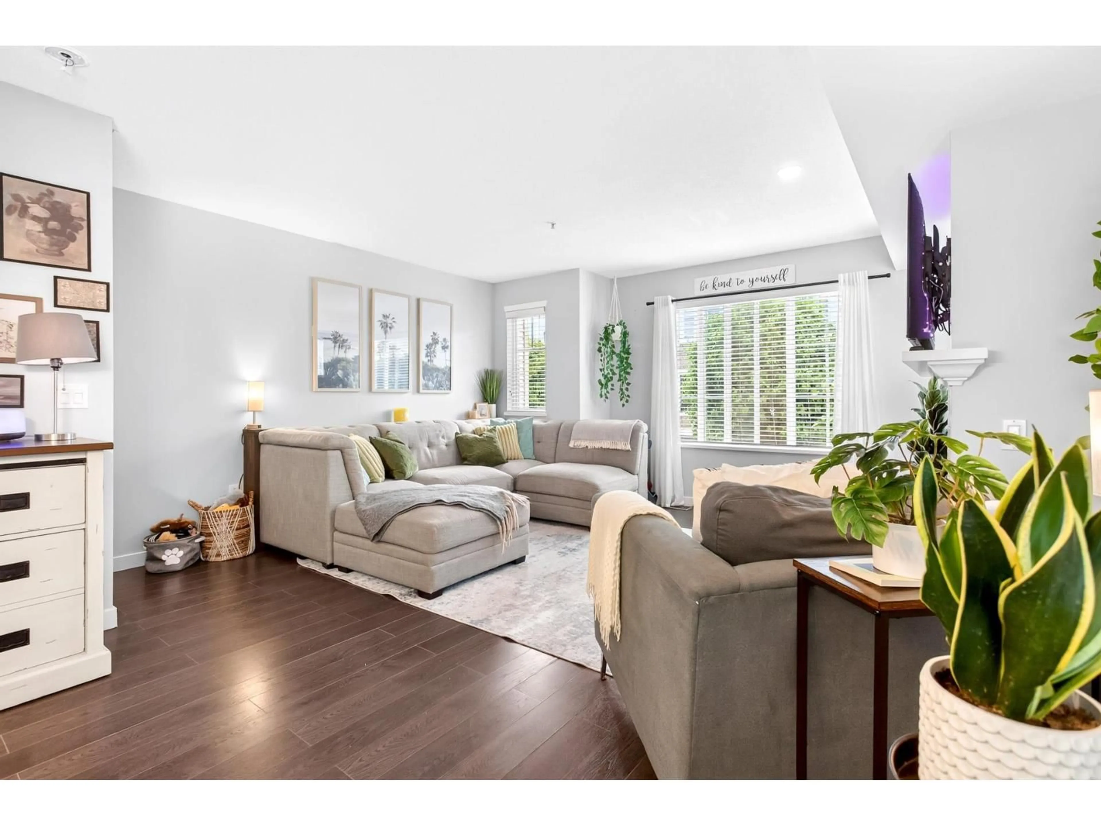 Living room with furniture, wood/laminate floor for 61 - 20560 66 AVENUE, Langley British Columbia V2Y2Y8