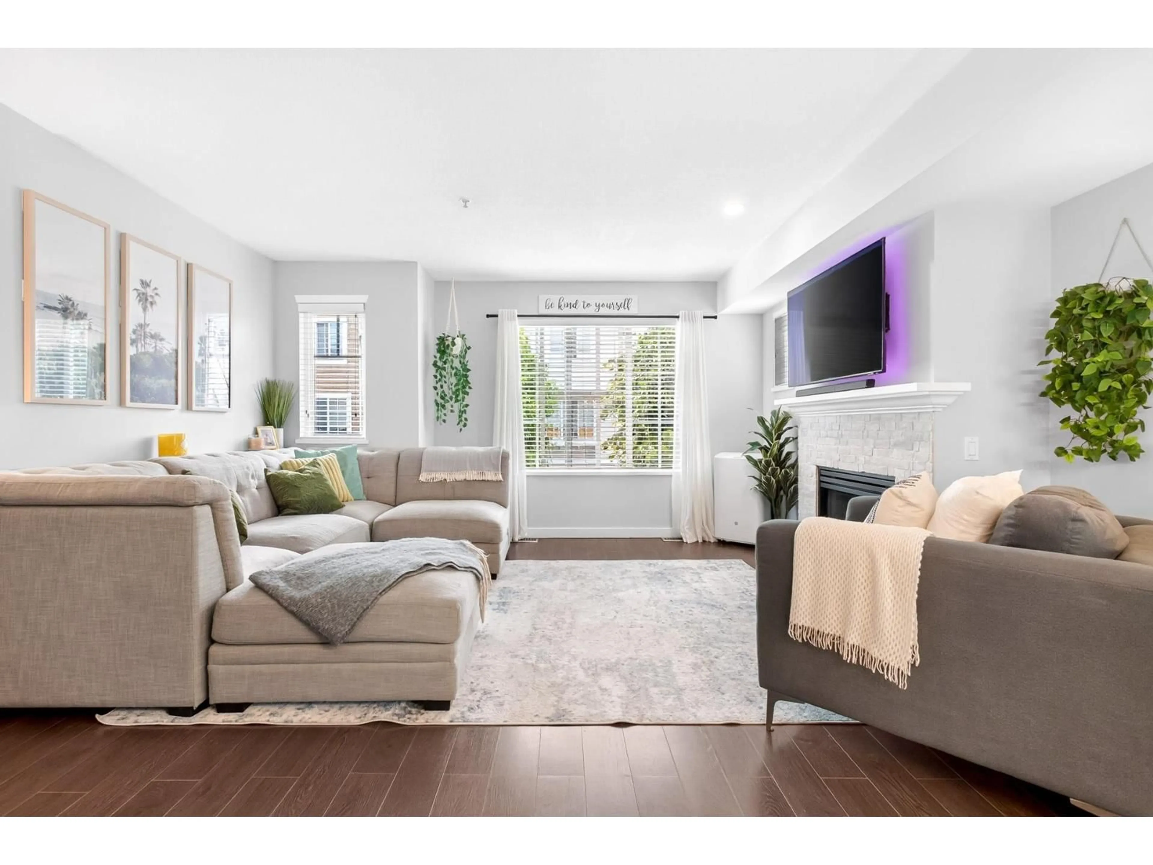 Living room with furniture, unknown for 61 - 20560 66 AVENUE, Langley British Columbia V2Y2Y8