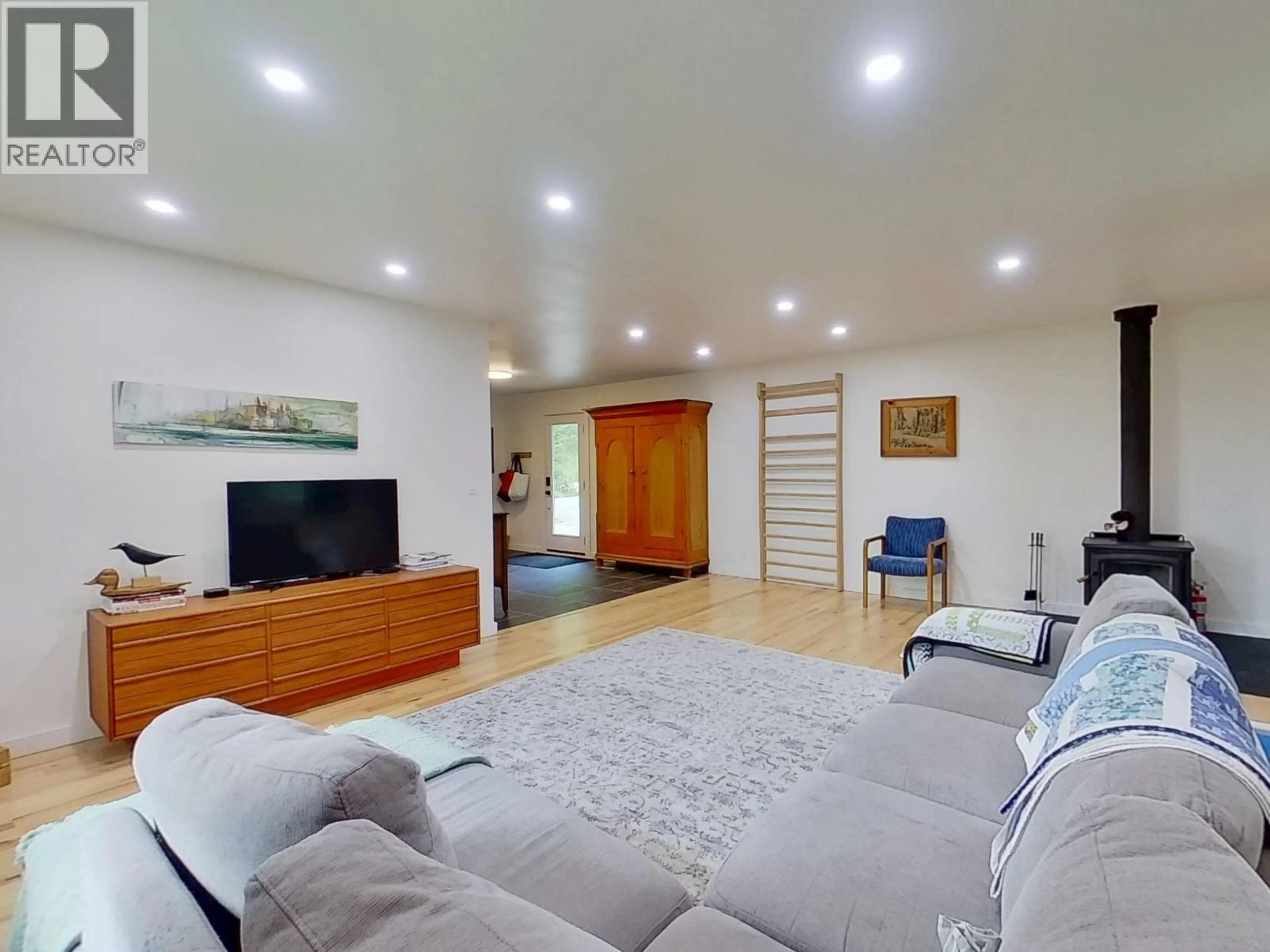 Living room with furniture, unknown for 4320 QUESNEL-HIXON ROAD, Quesnel British Columbia V2J6Z3