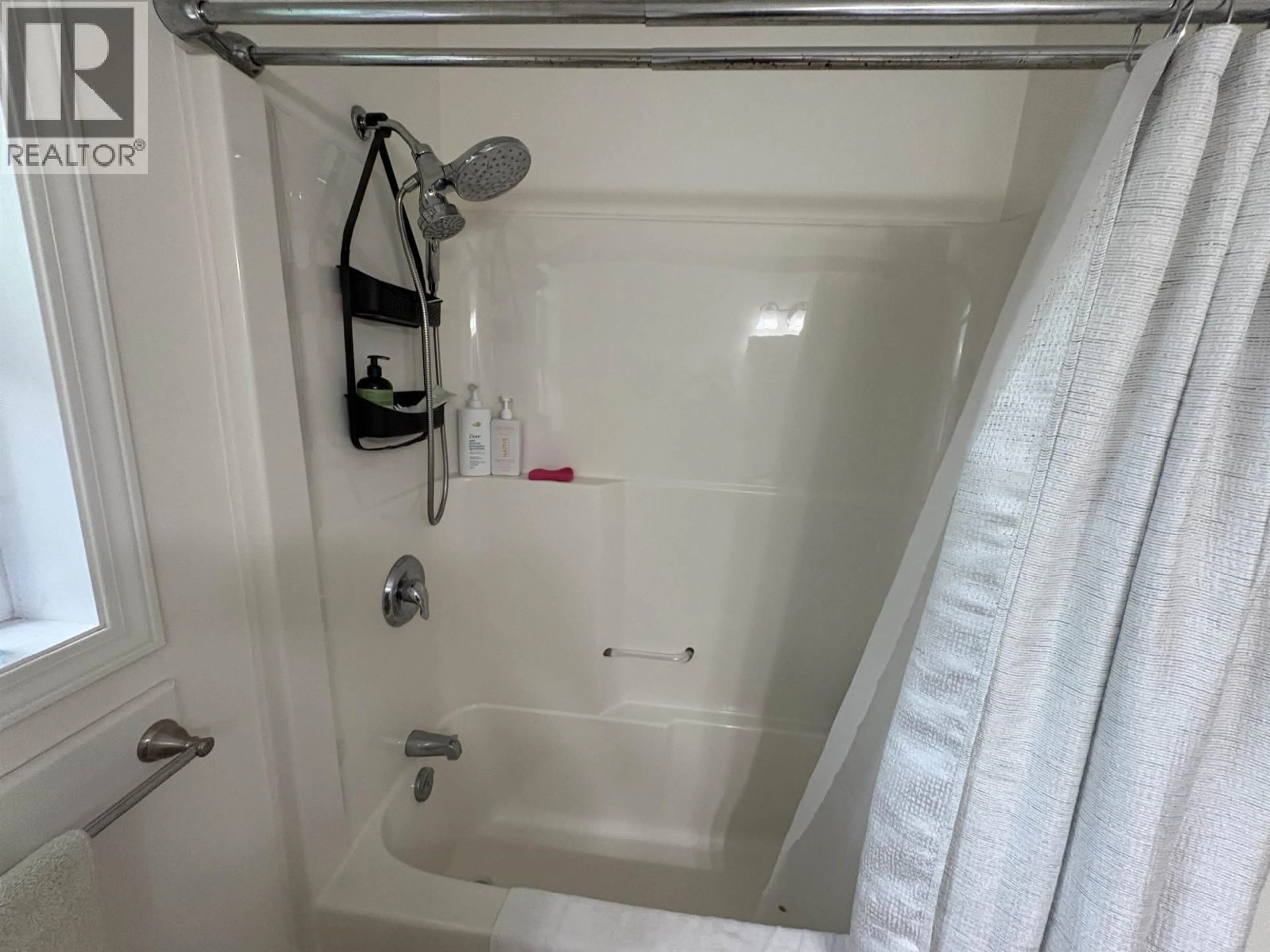 Standard bathroom, floor is not visible for 820 OCEANVIEW DRIVE, Daajing Giids City British Columbia V8J1M5