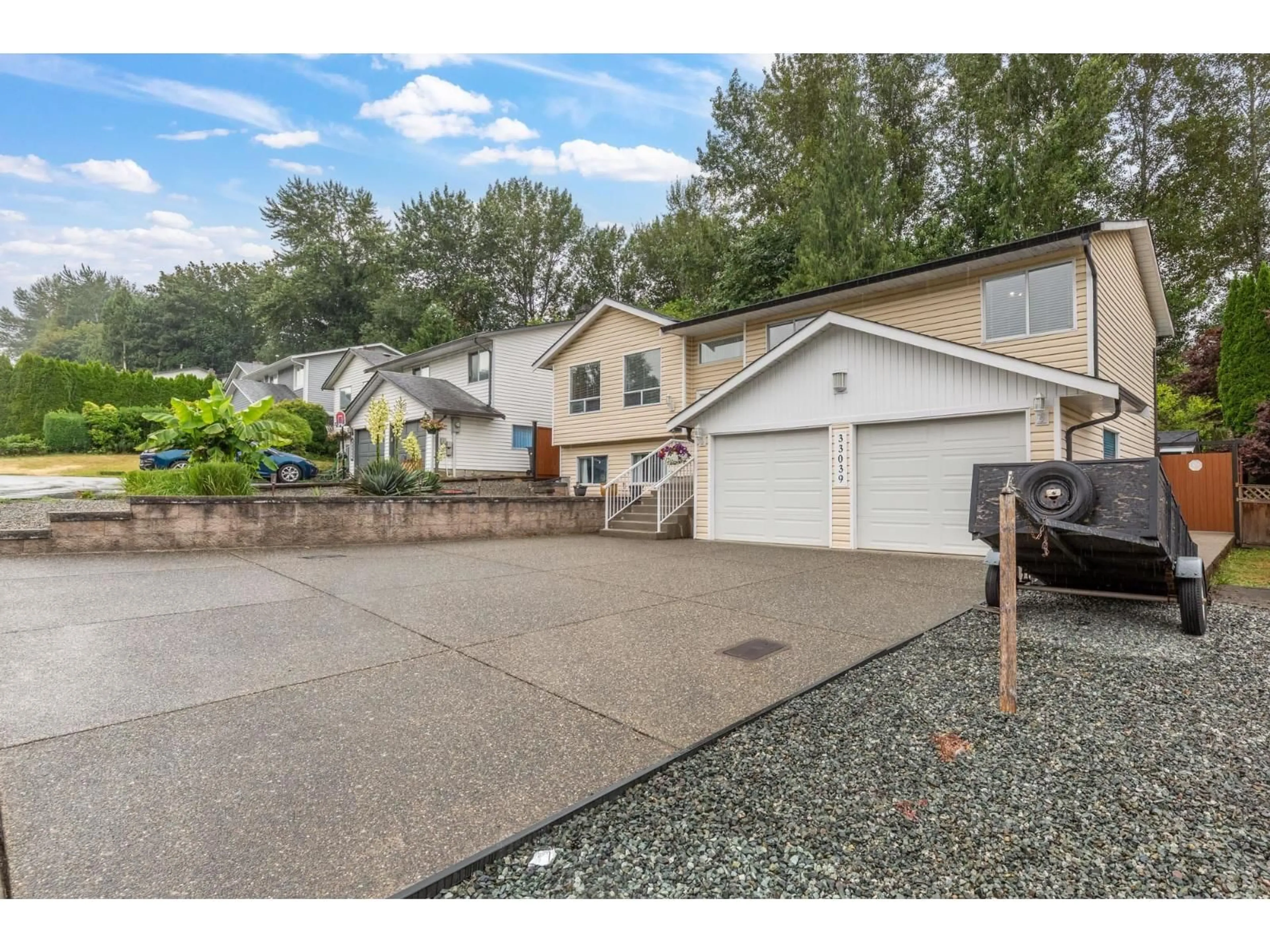 Unknown for 33039 MALAHAT PLACE, Abbotsford British Columbia V2S7B8
