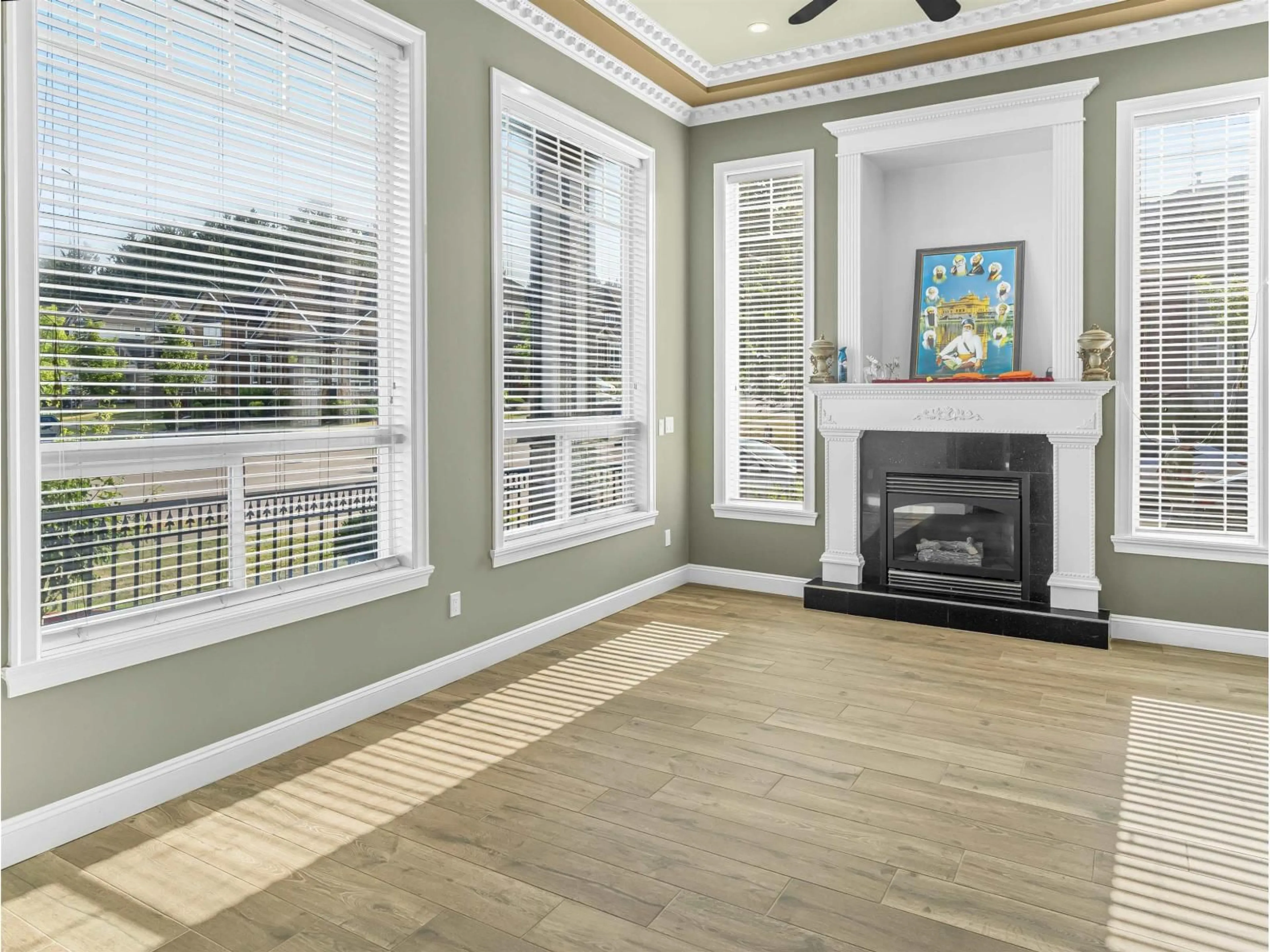 Living room with furniture, unknown for 15167 70A AVENUE, Surrey British Columbia V3S8A5