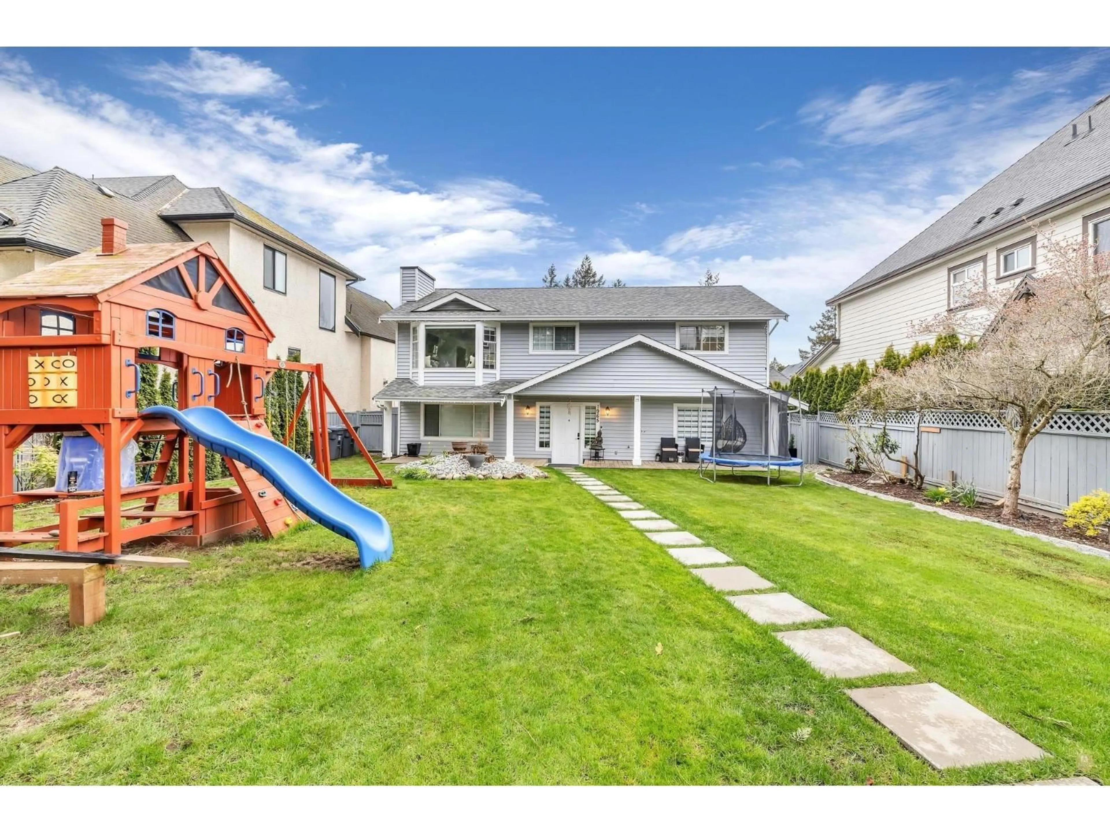 A pic from outside/outdoor area/front of a property/back of a property/a pic from drone, unknown for 1965 128 STREET, Surrey British Columbia V4A3V5