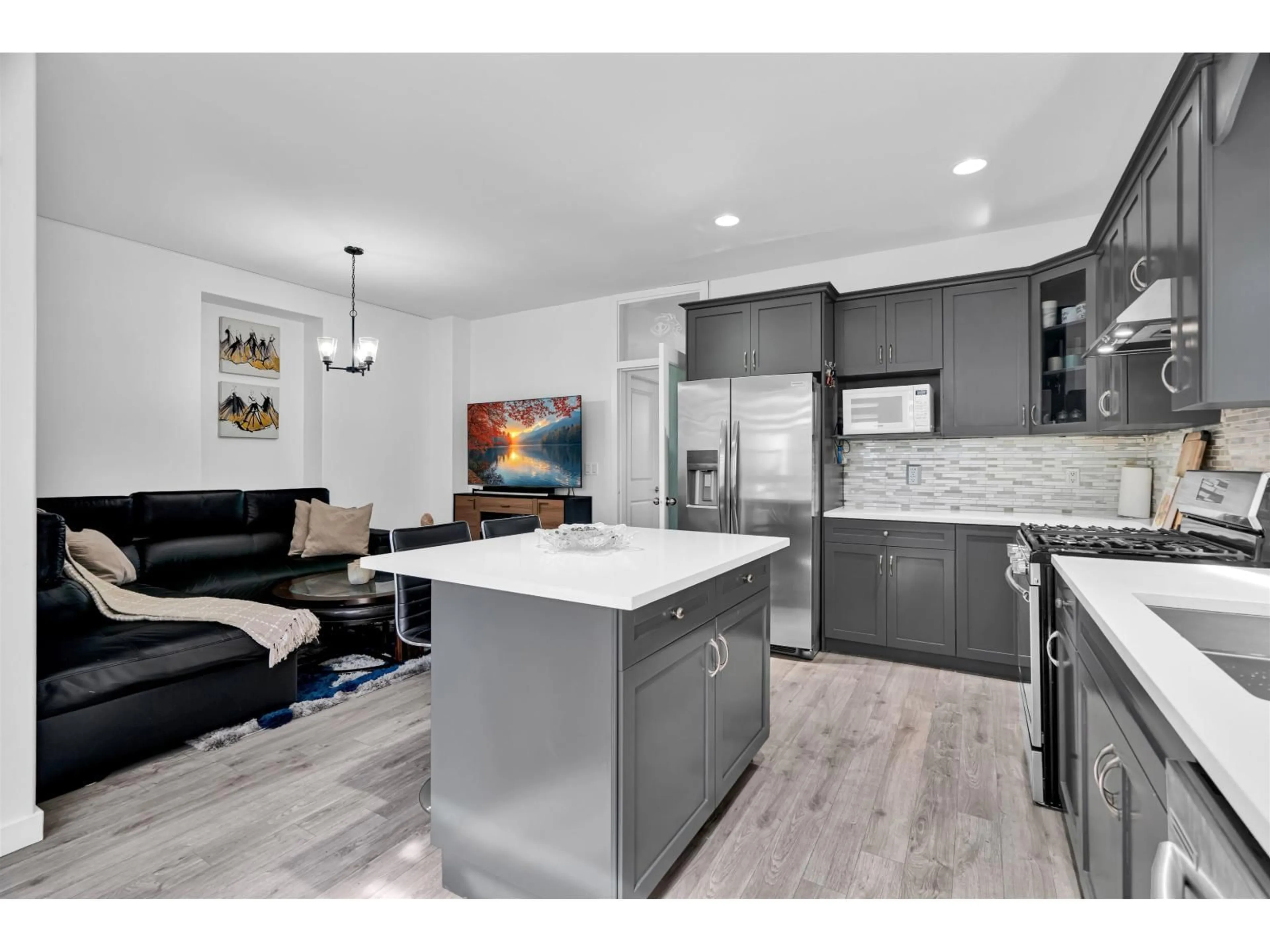 Open concept kitchen, unknown for 5653 148A STREET, Surrey British Columbia V3S8W8