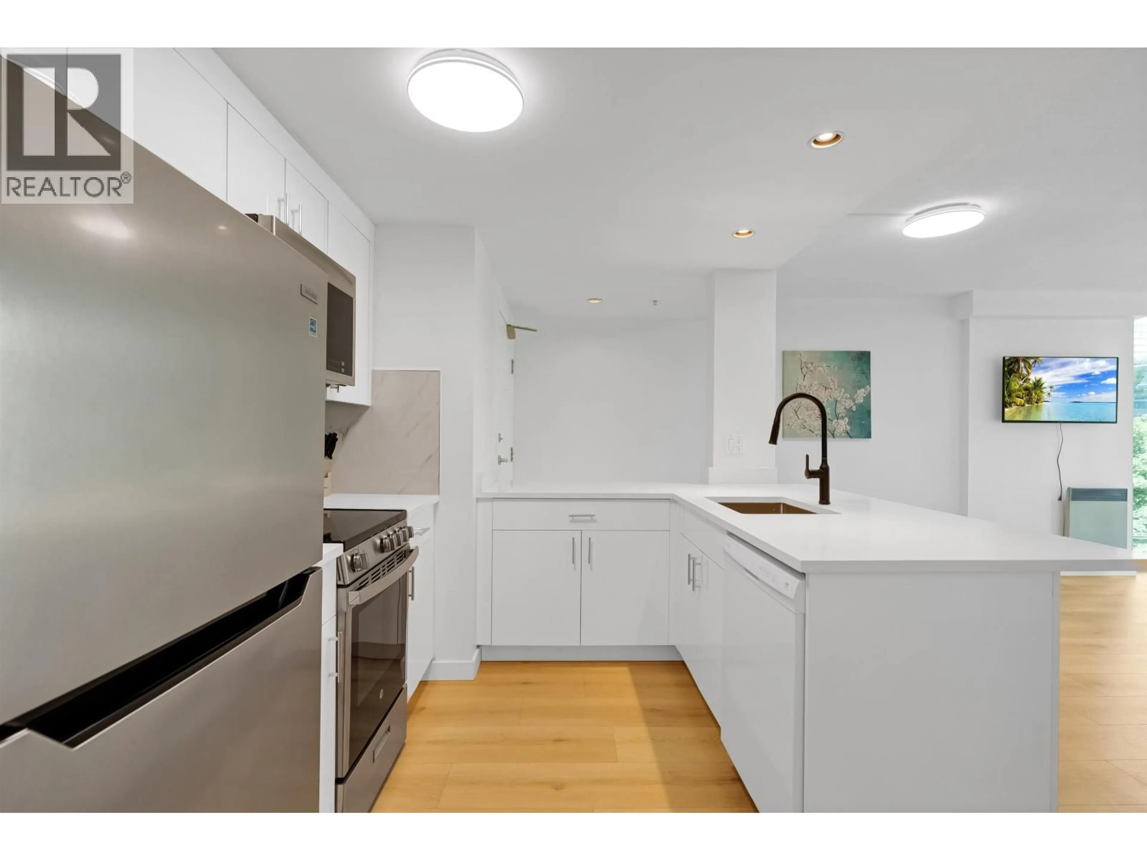 Standard kitchen, unknown for 501 - 1331 GEORGIA STREET, Vancouver British Columbia V6E4P1