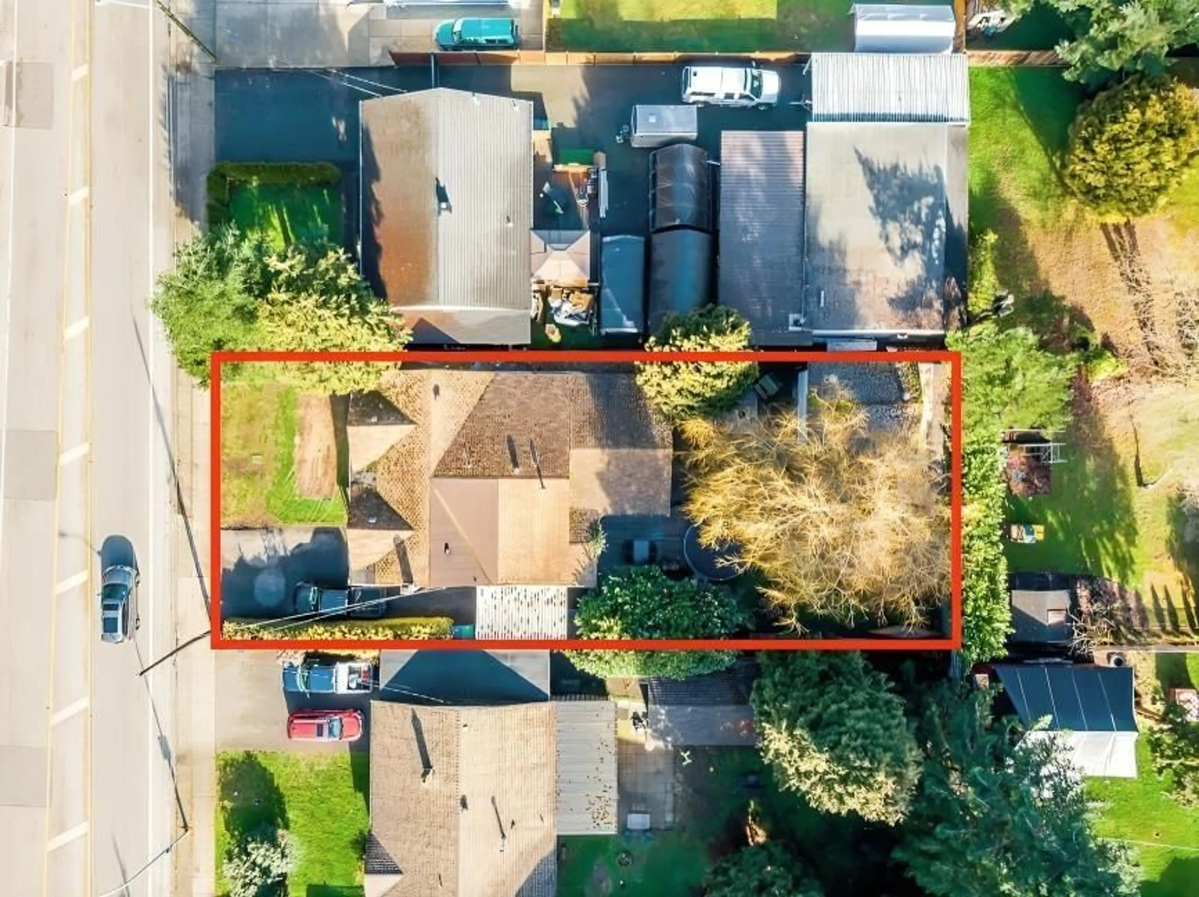 A pic from outside/outdoor area/front of a property/back of a property/a pic from drone, street for 9286 148 STREET, Surrey British Columbia V3R3W8
