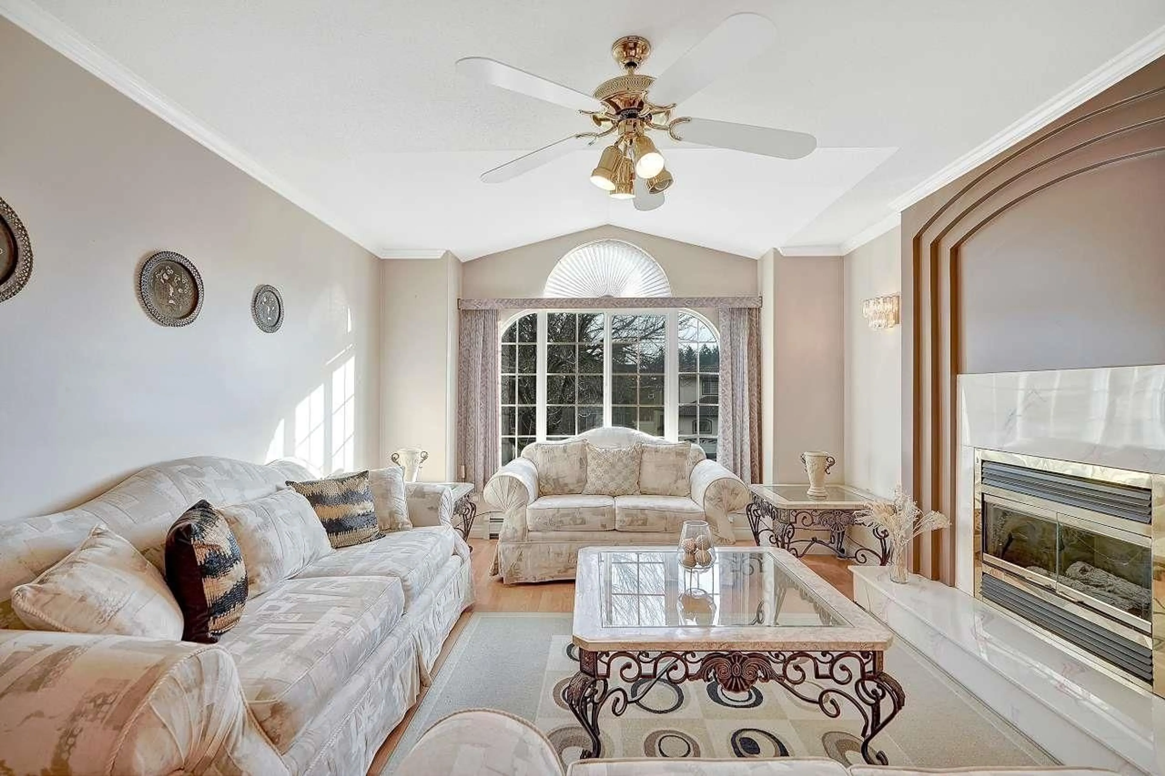 Living room with furniture, ceramic/tile floor for 12413 64A AVENUE, Surrey British Columbia V3W5Y1