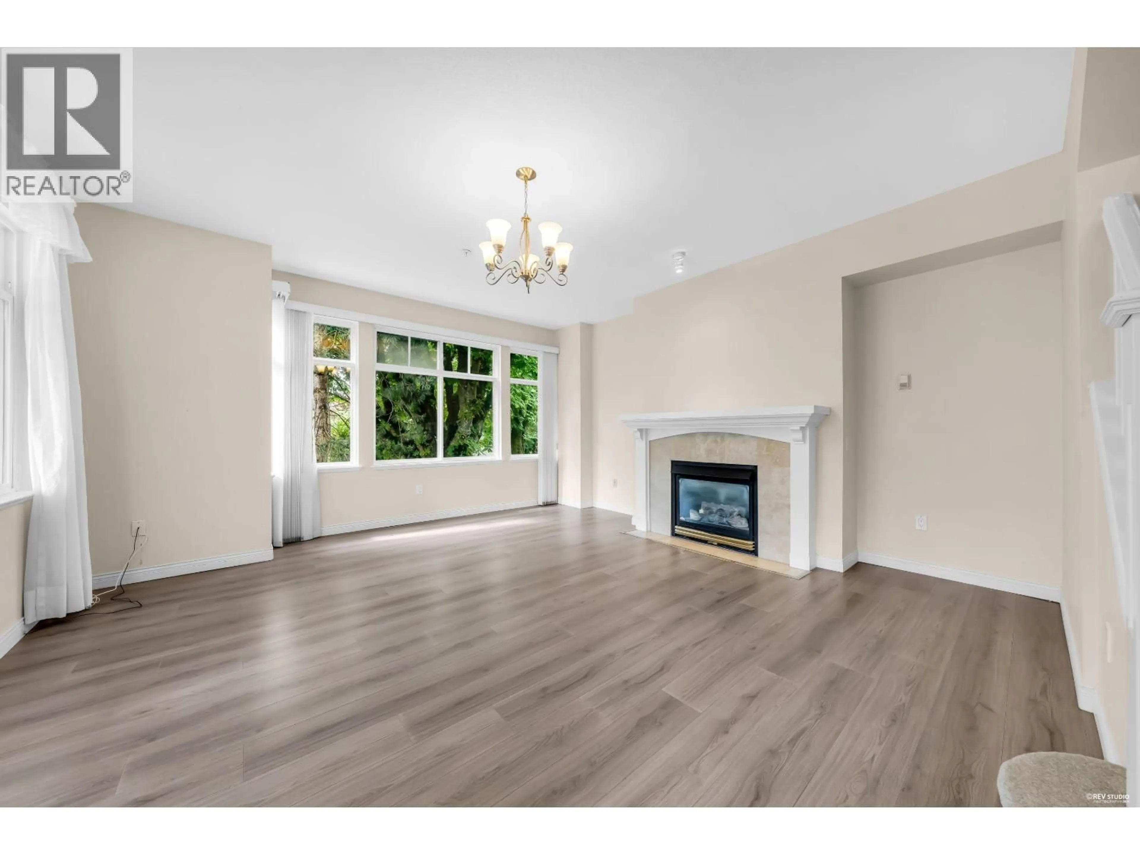 Unknown for 2459 39TH AVENUE, Vancouver British Columbia V6M4M3