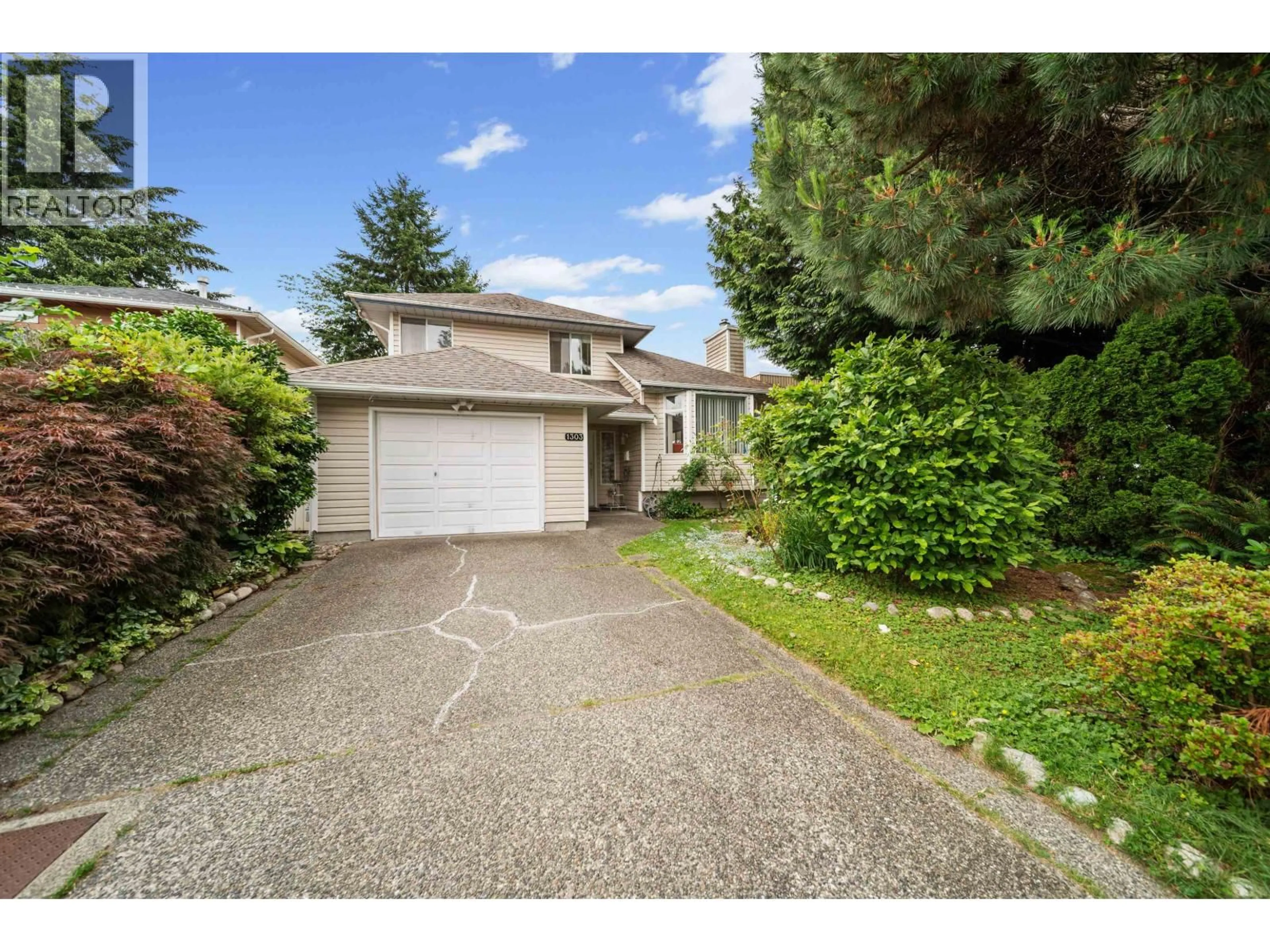 A pic from outside/outdoor area/front of a property/back of a property/a pic from drone, street for 1303 NESTOR STREET, Coquitlam British Columbia V3E1V5