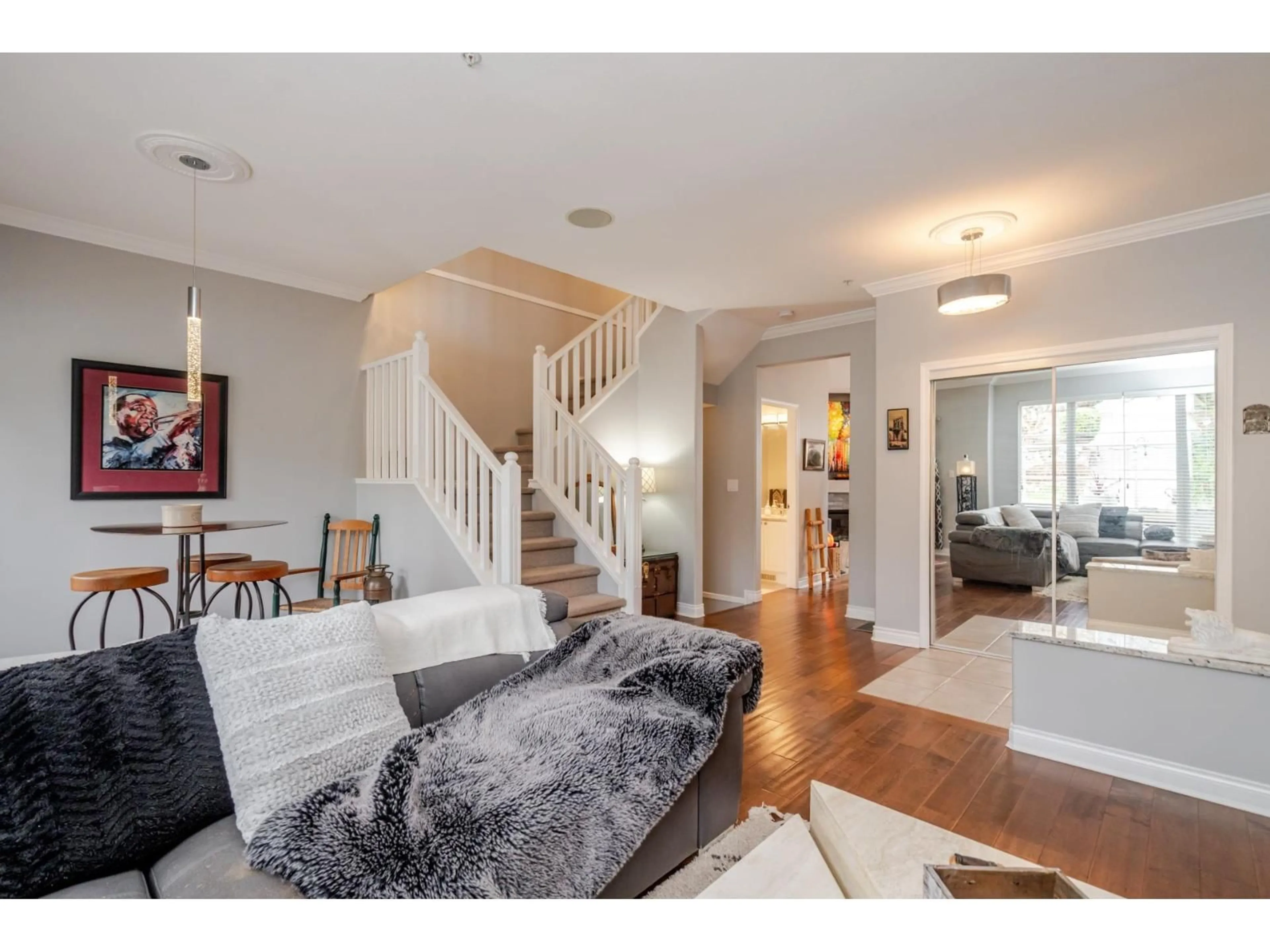 Living room with furniture, unknown for 8 - 1169 VIDAL STREET, White Rock British Columbia V4B3T4
