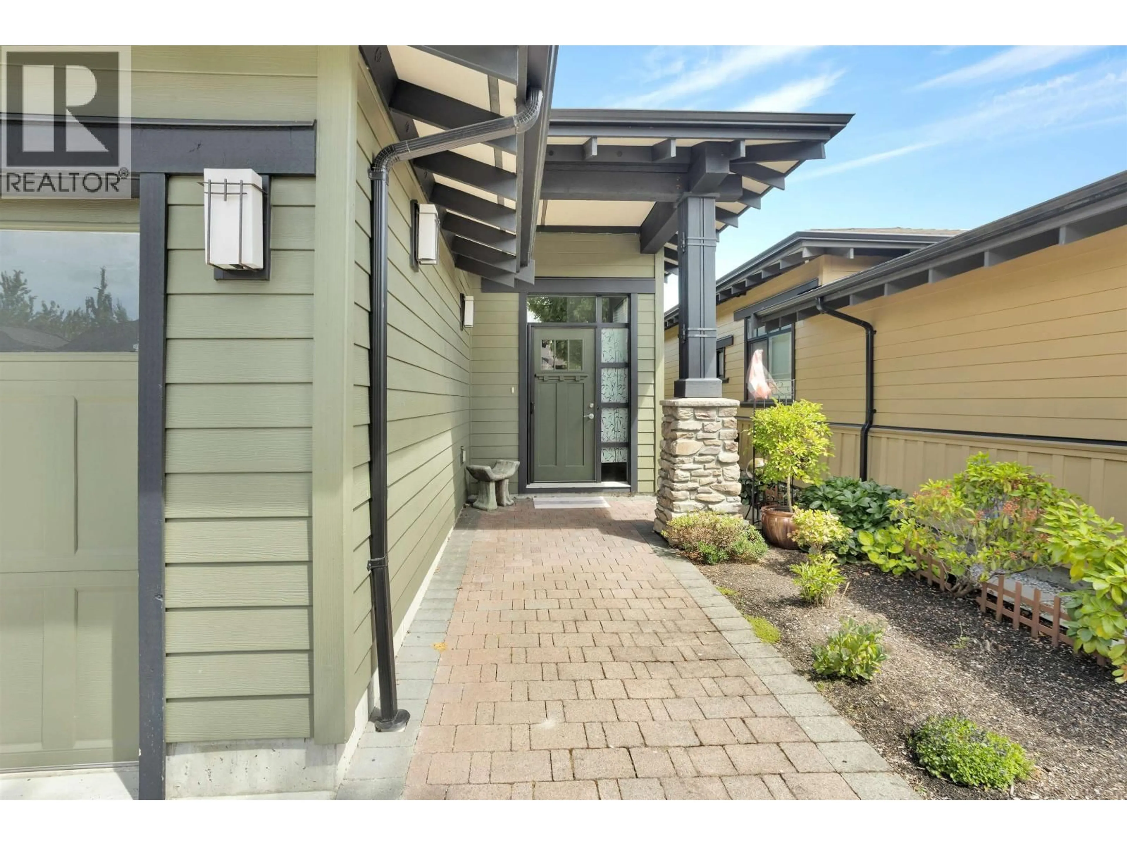 Indoor entryway for 1630 FIR SPRINGS LANE, Tsawwassen British Columbia V4M0A7