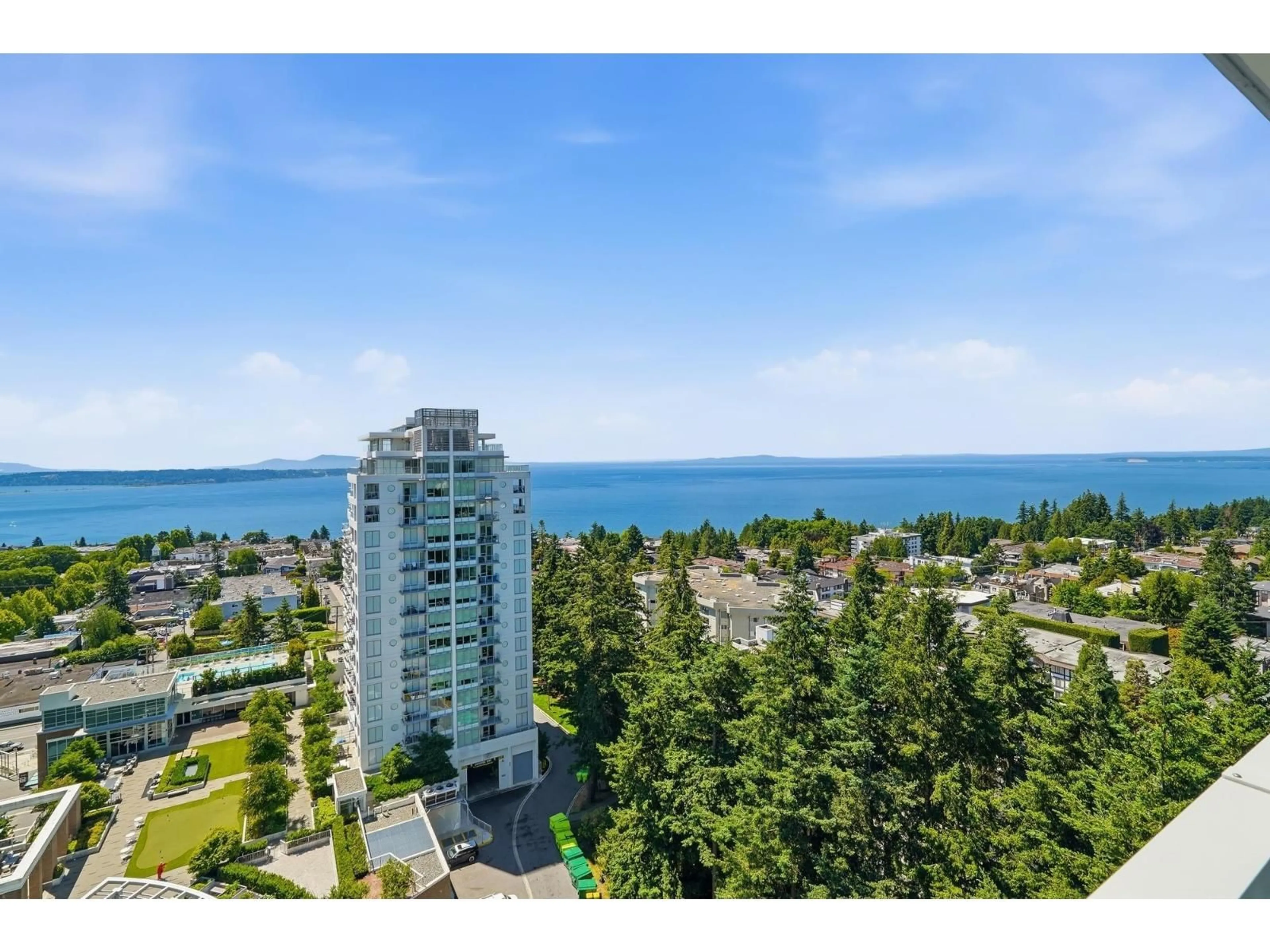A pic from outside/outdoor area/front of a property/back of a property/a pic from drone, water/lake/river/ocean view for 1601 - 15152 RUSSELL AVENUE, White Rock British Columbia V4B0A3