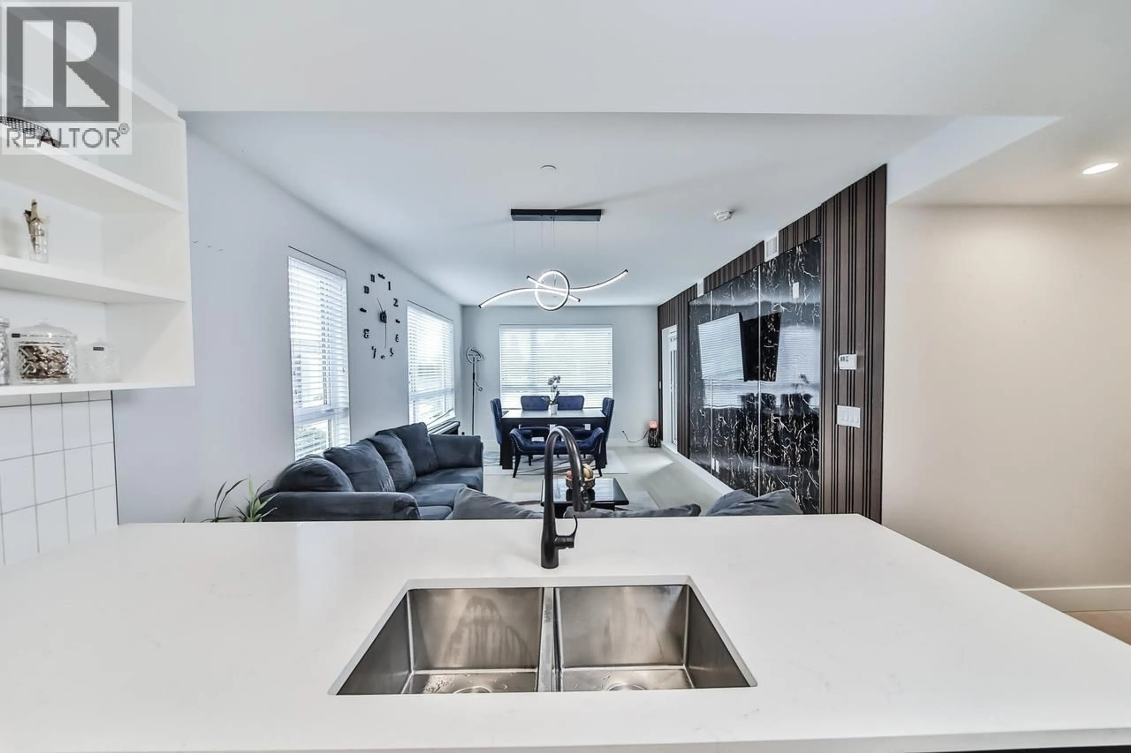 Open concept kitchen, unknown for 308 - 22265 DEWDNEY TRUNK ROAD, Maple Ridge British Columbia V2X3J1