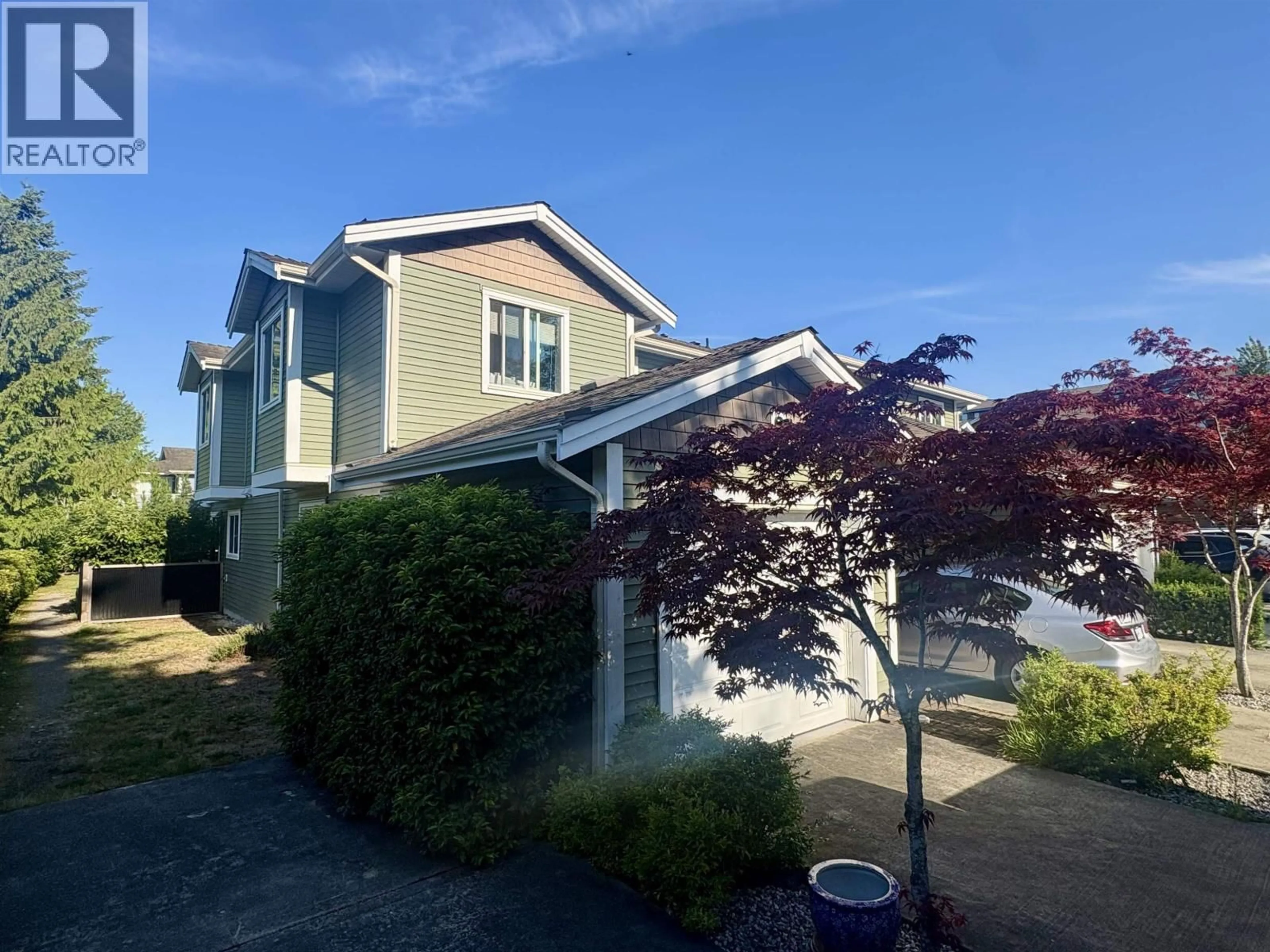 Home with vinyl exterior material, street for 16 - 624 SHAW ROAD, Gibsons British Columbia V0N1V8