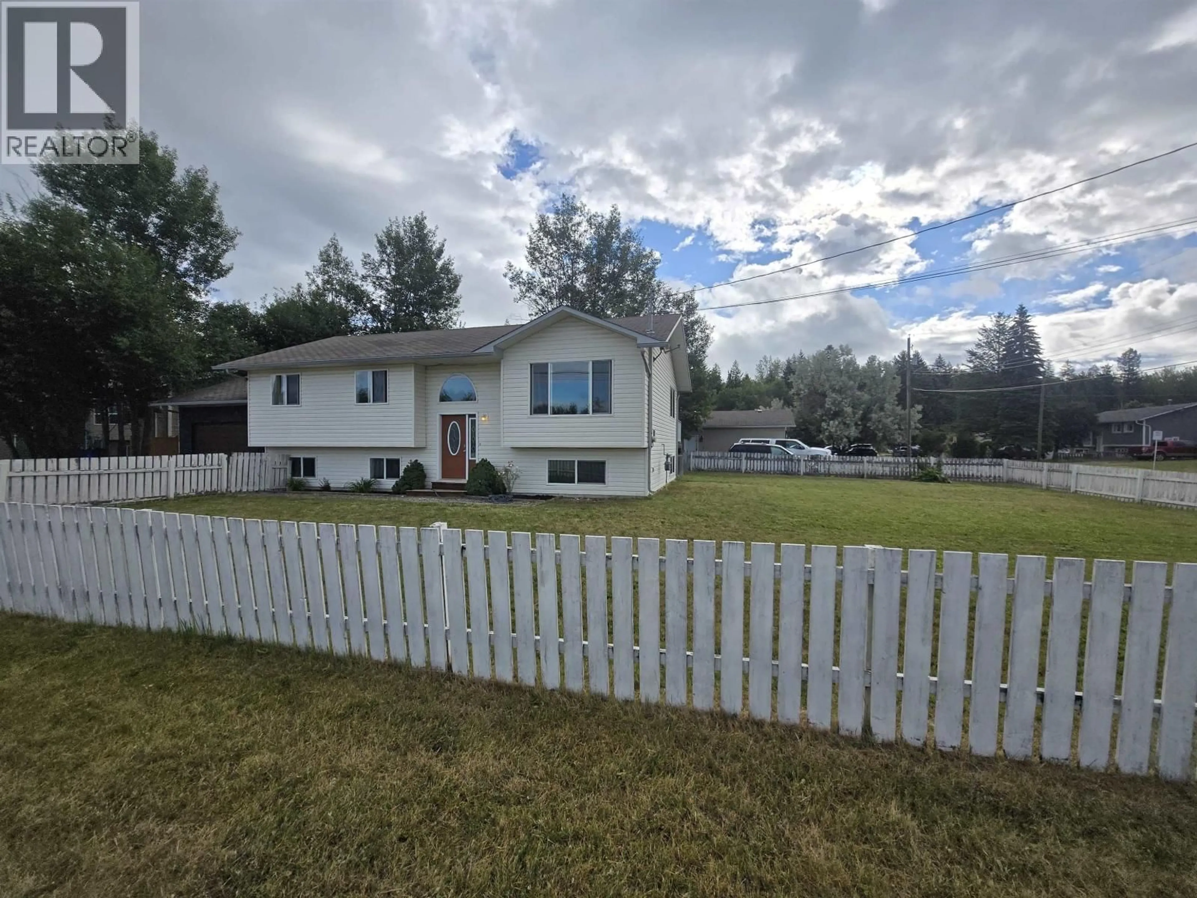 A pic from outside/outdoor area/front of a property/back of a property/a pic from drone, unknown for 700 NADEAU STREET, Quesnel British Columbia V2J4P6