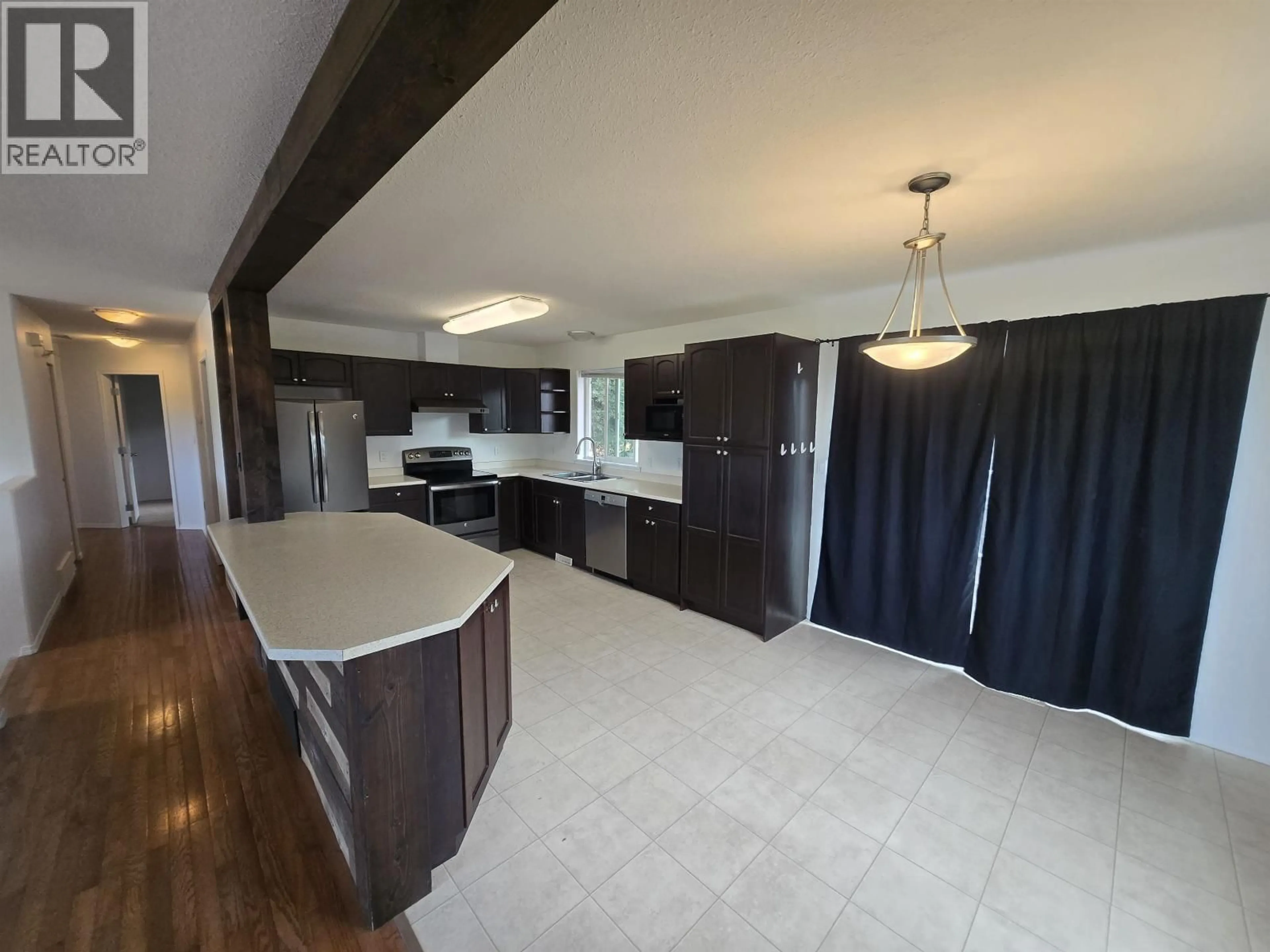 Open concept kitchen, unknown for 700 NADEAU STREET, Quesnel British Columbia V2J4P6