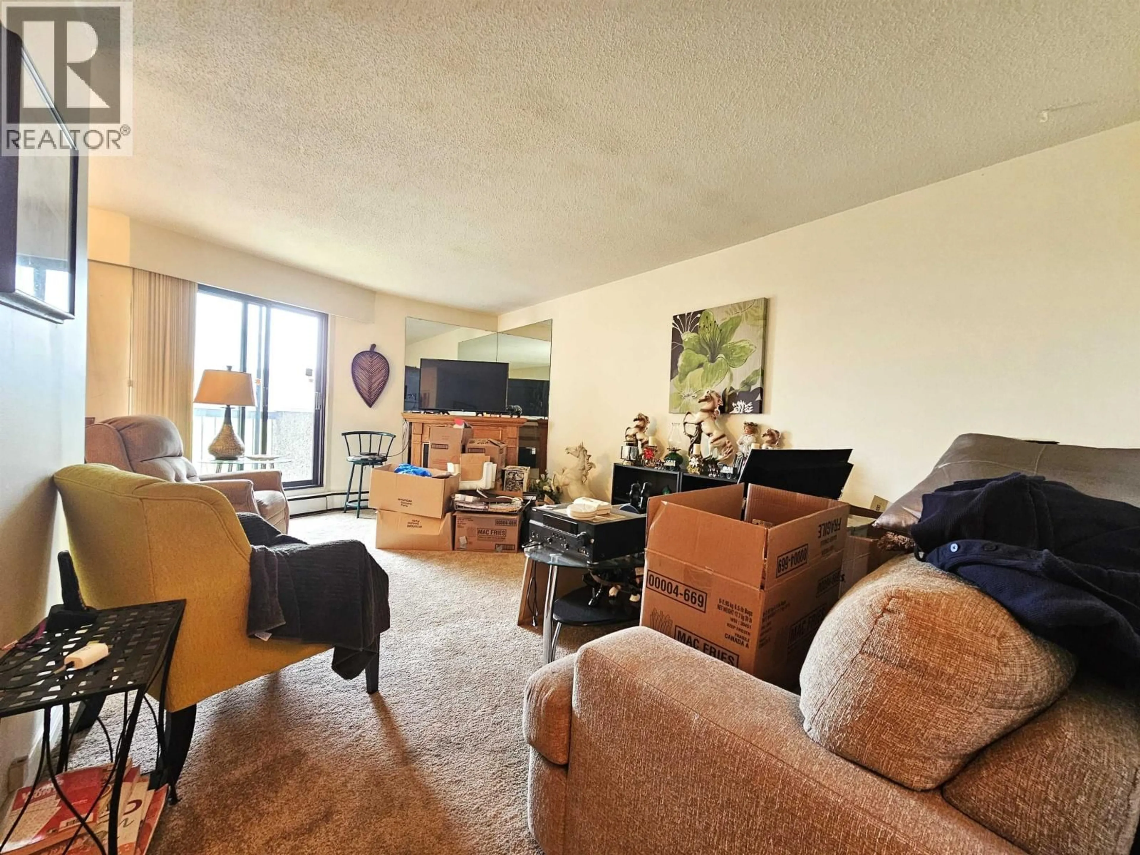 Living room with furniture, unknown for 318 - 4288 15TH AVENUE, Prince George British Columbia V2M5K6
