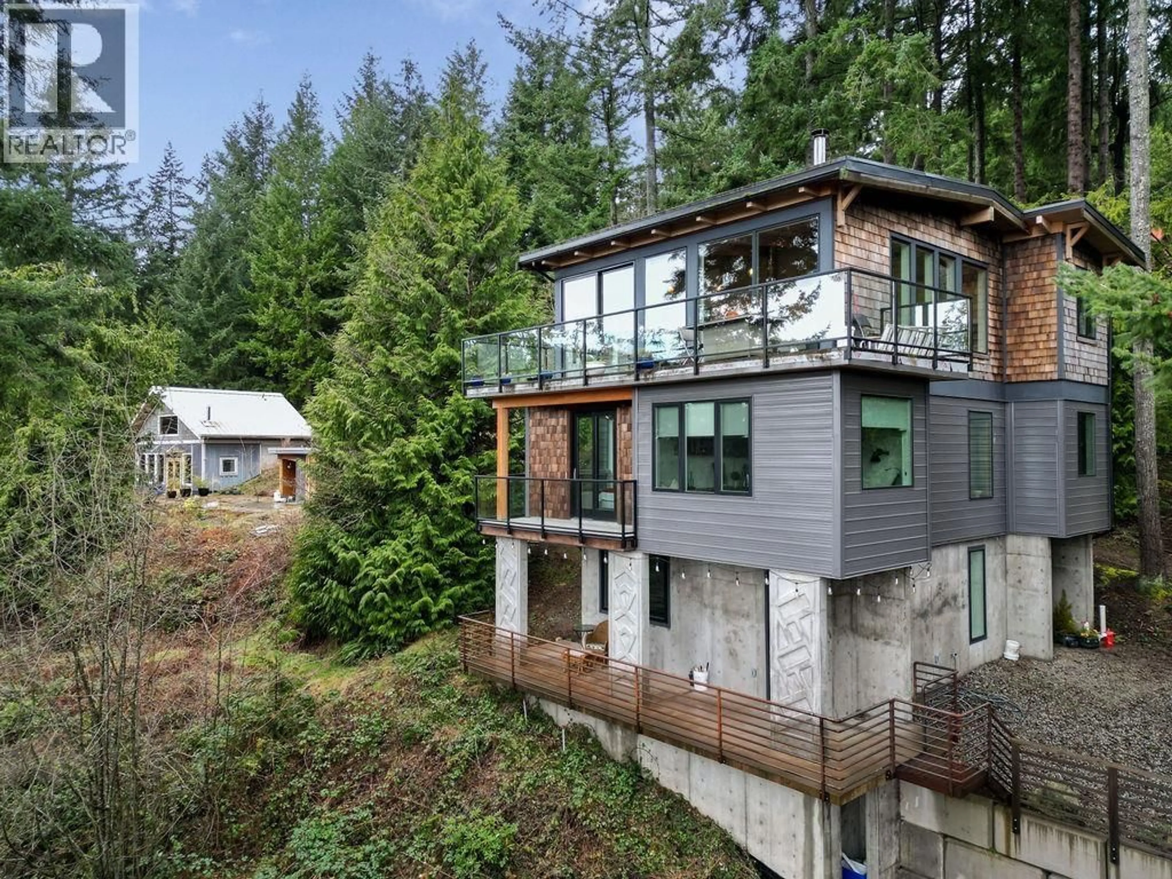 A pic from outside/outdoor area/front of a property/back of a property/a pic from drone, forest/trees view for 1572 MOUNTAIN ROAD, Gibsons British Columbia V0N1V2