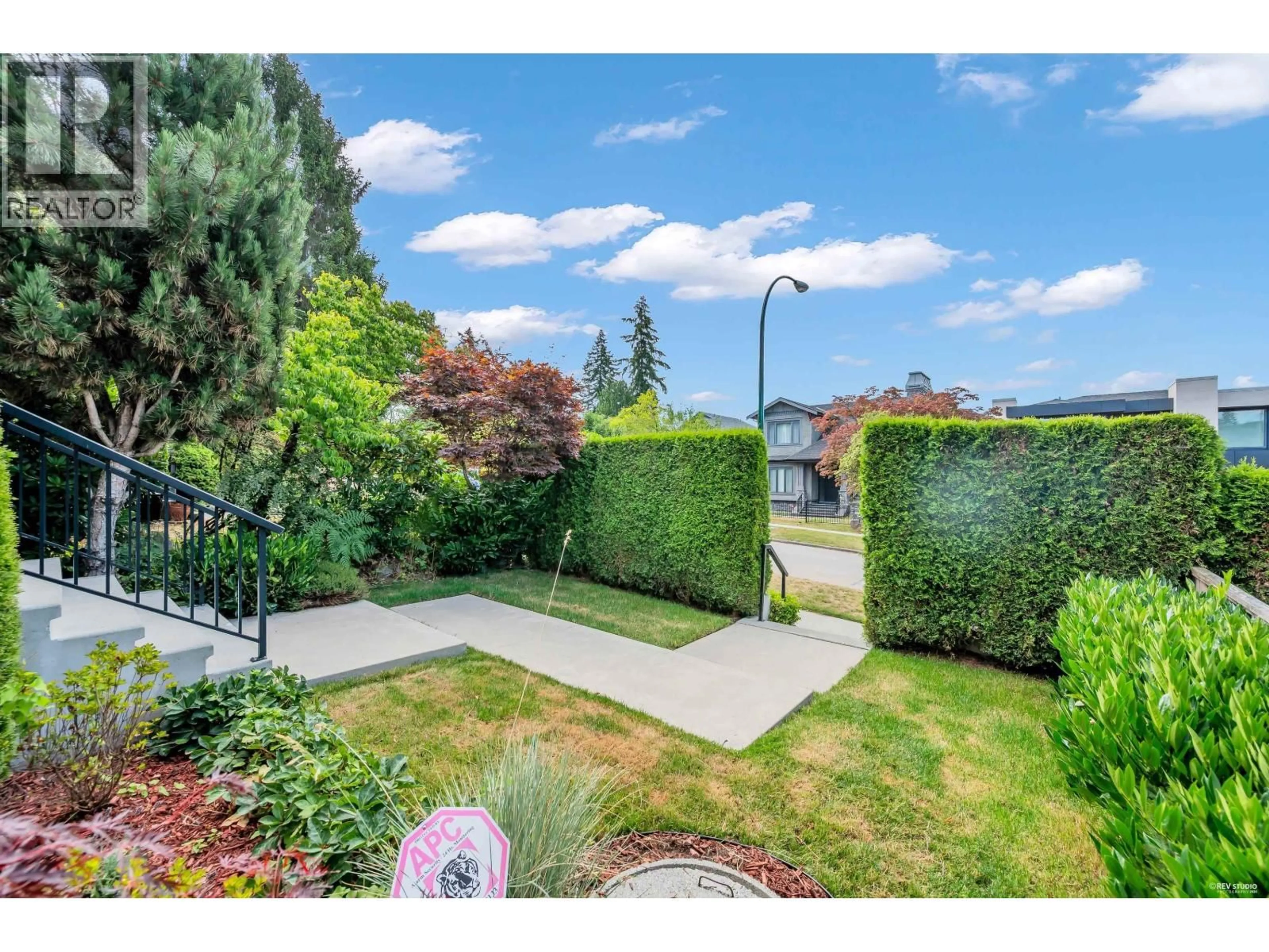 A pic from outside/outdoor area/front of a property/back of a property/a pic from drone, street for 3581 32ND AVENUE, Vancouver British Columbia V6S1Z1