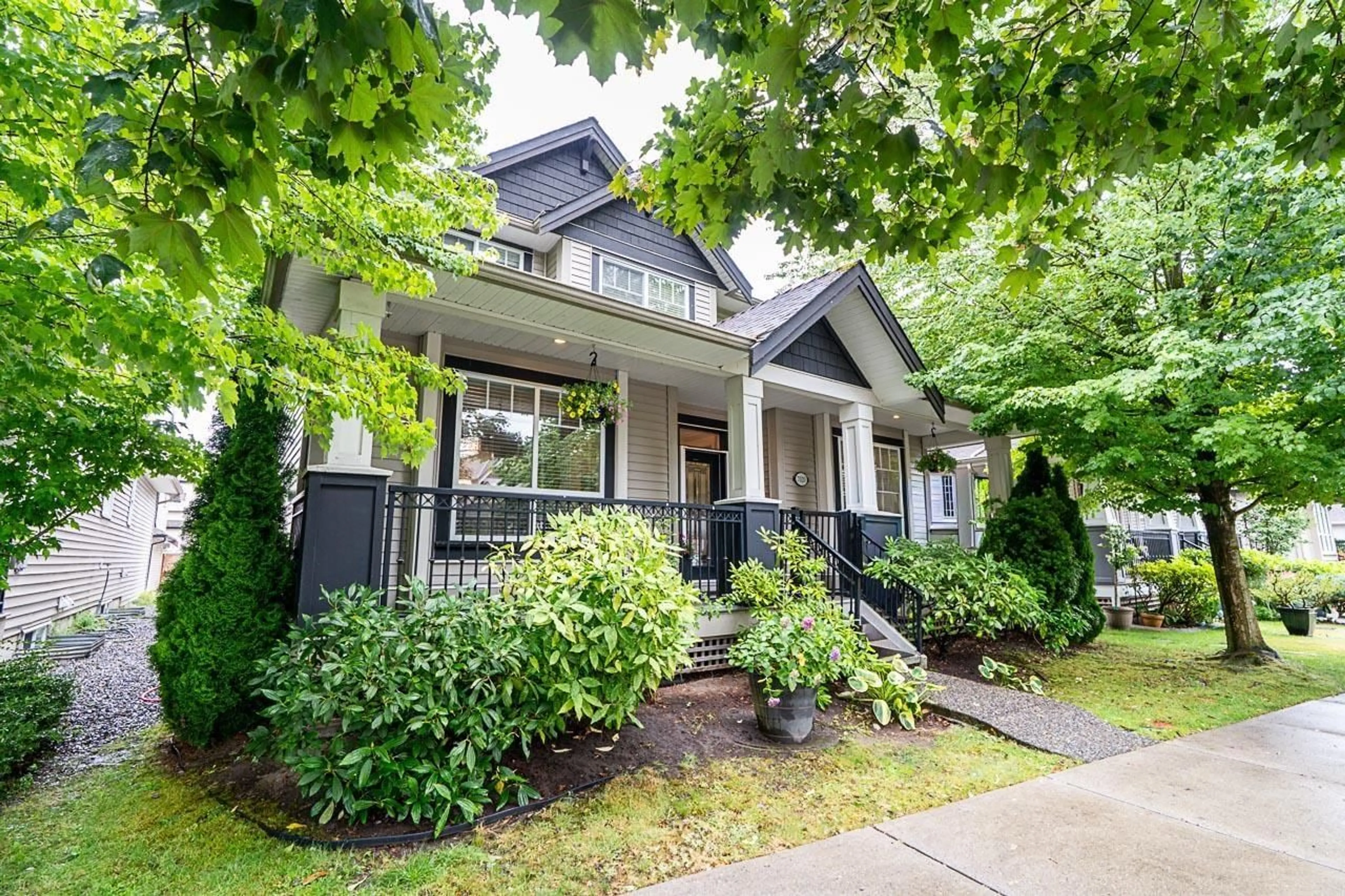 Unknown for 7020 195A STREET, Surrey British Columbia V4N5Z2