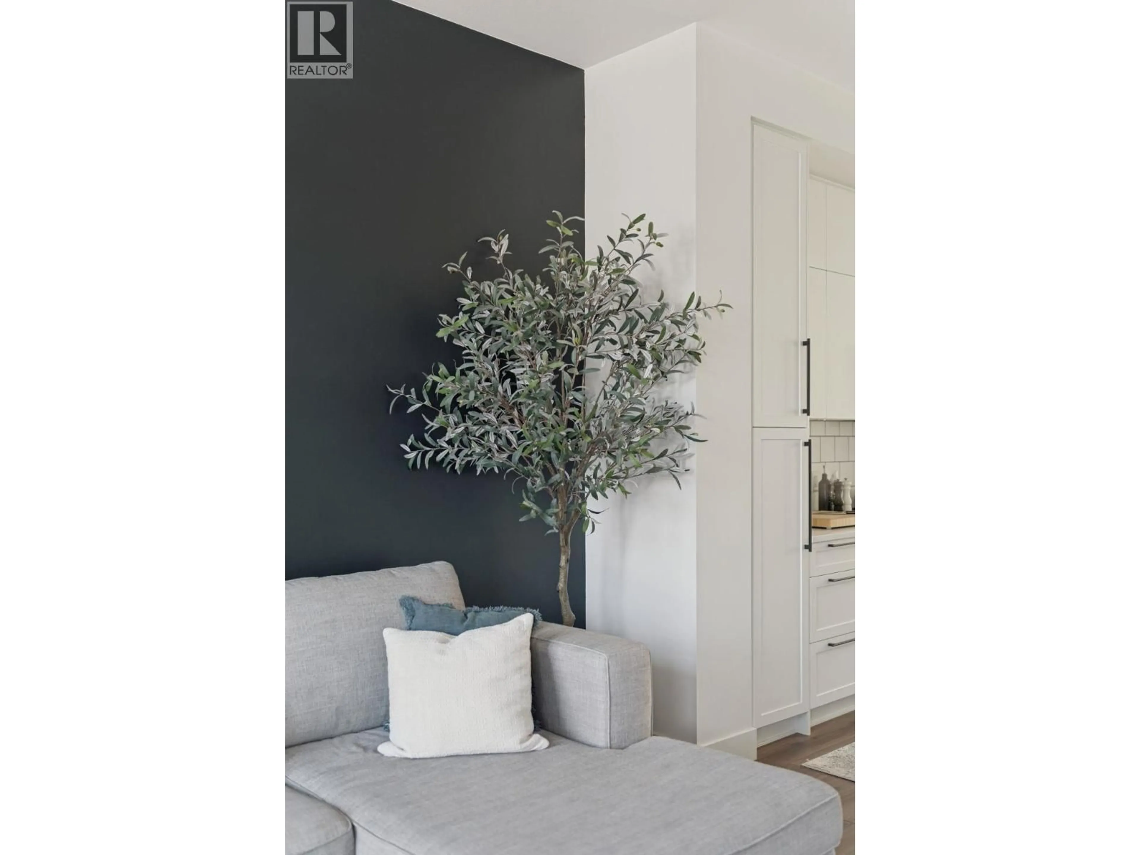 Indoor entryway for 45 - 3552 VICTORIA DRIVE, Coquitlam British Columbia V3C3V4