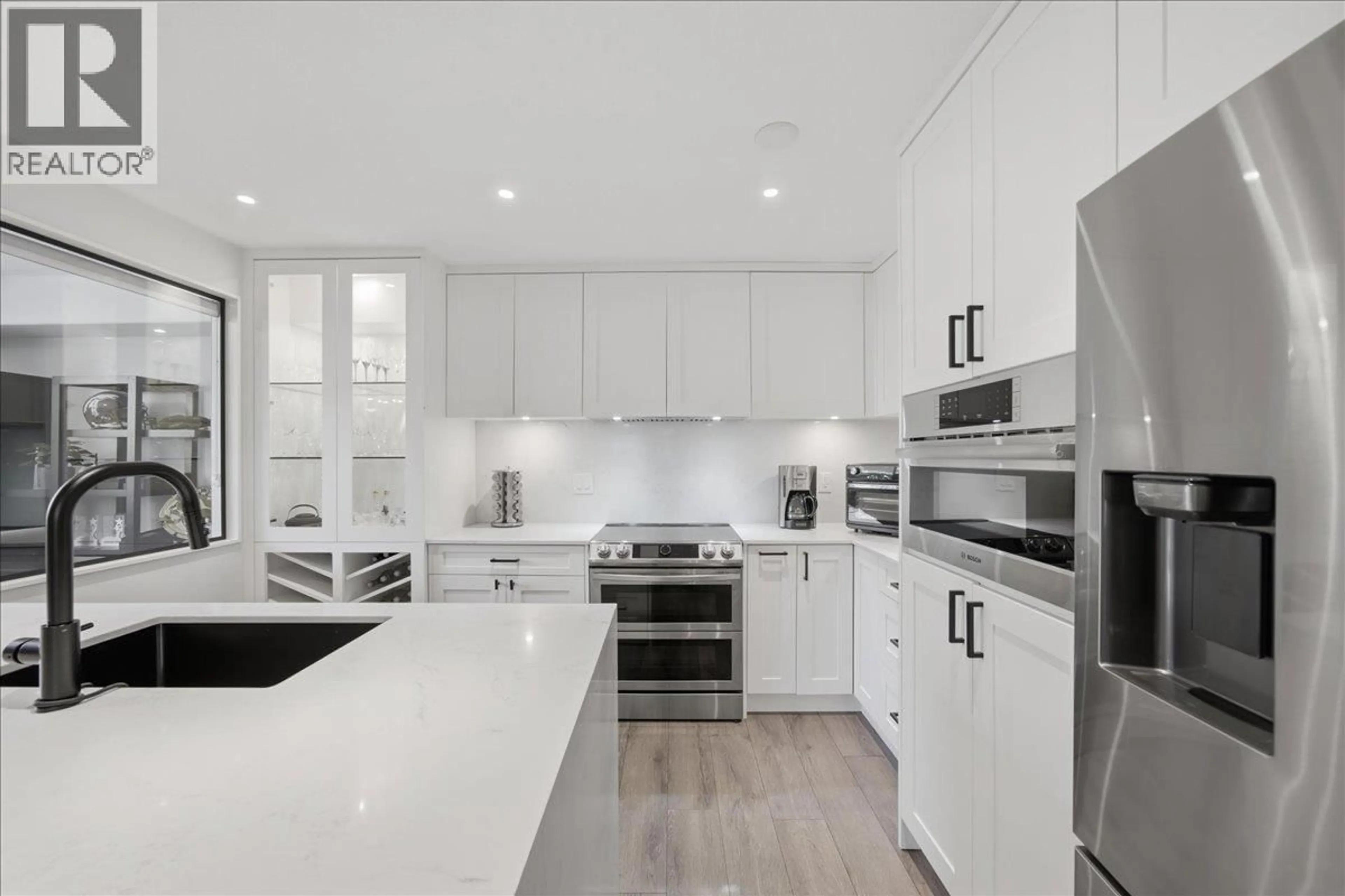 Contemporary kitchen, ceramic/tile floor for 109S - 1100 56 STREET, Delta British Columbia V4L2N2