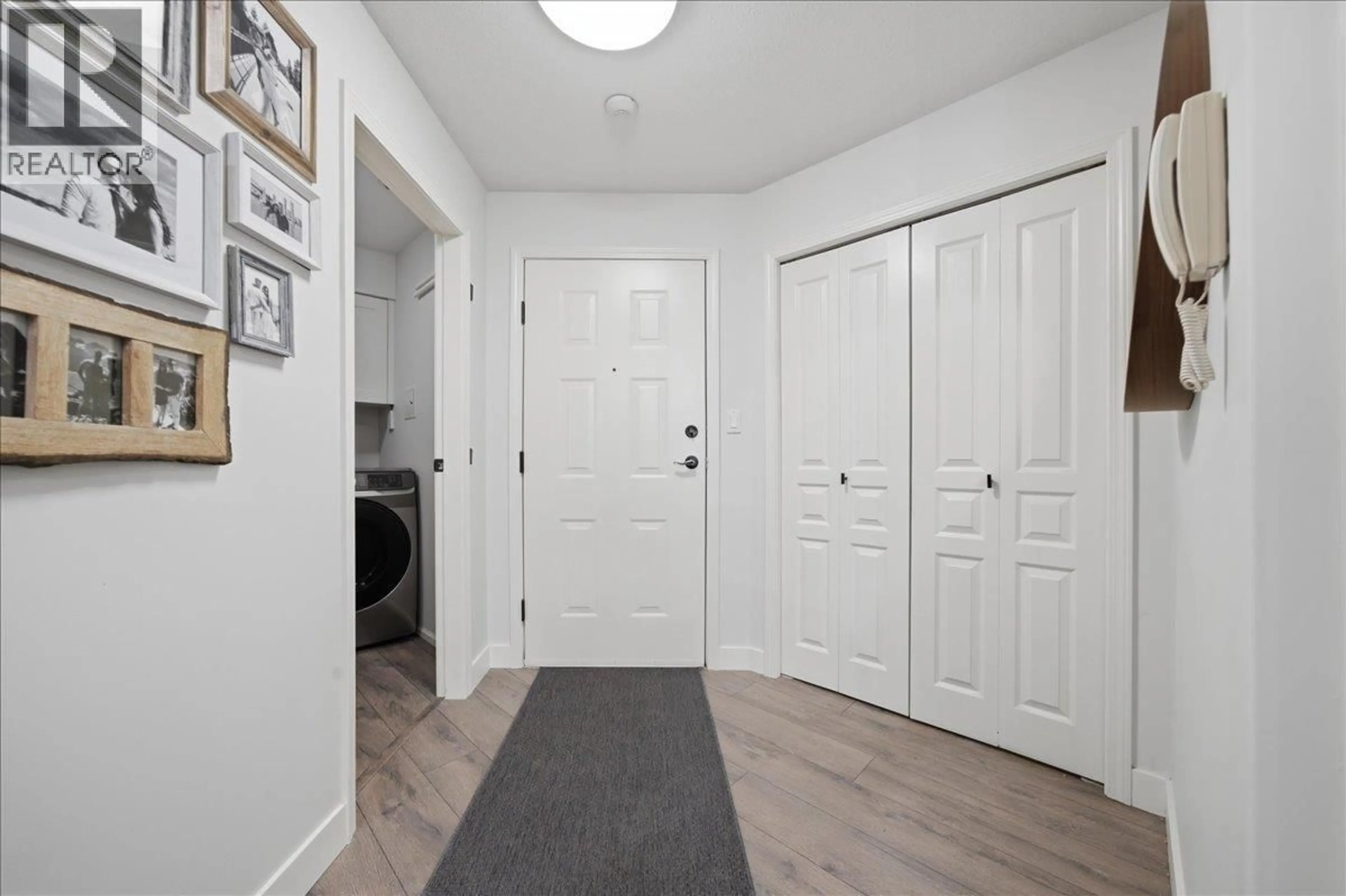 Indoor entryway for 109S - 1100 56 STREET, Delta British Columbia V4L2N2