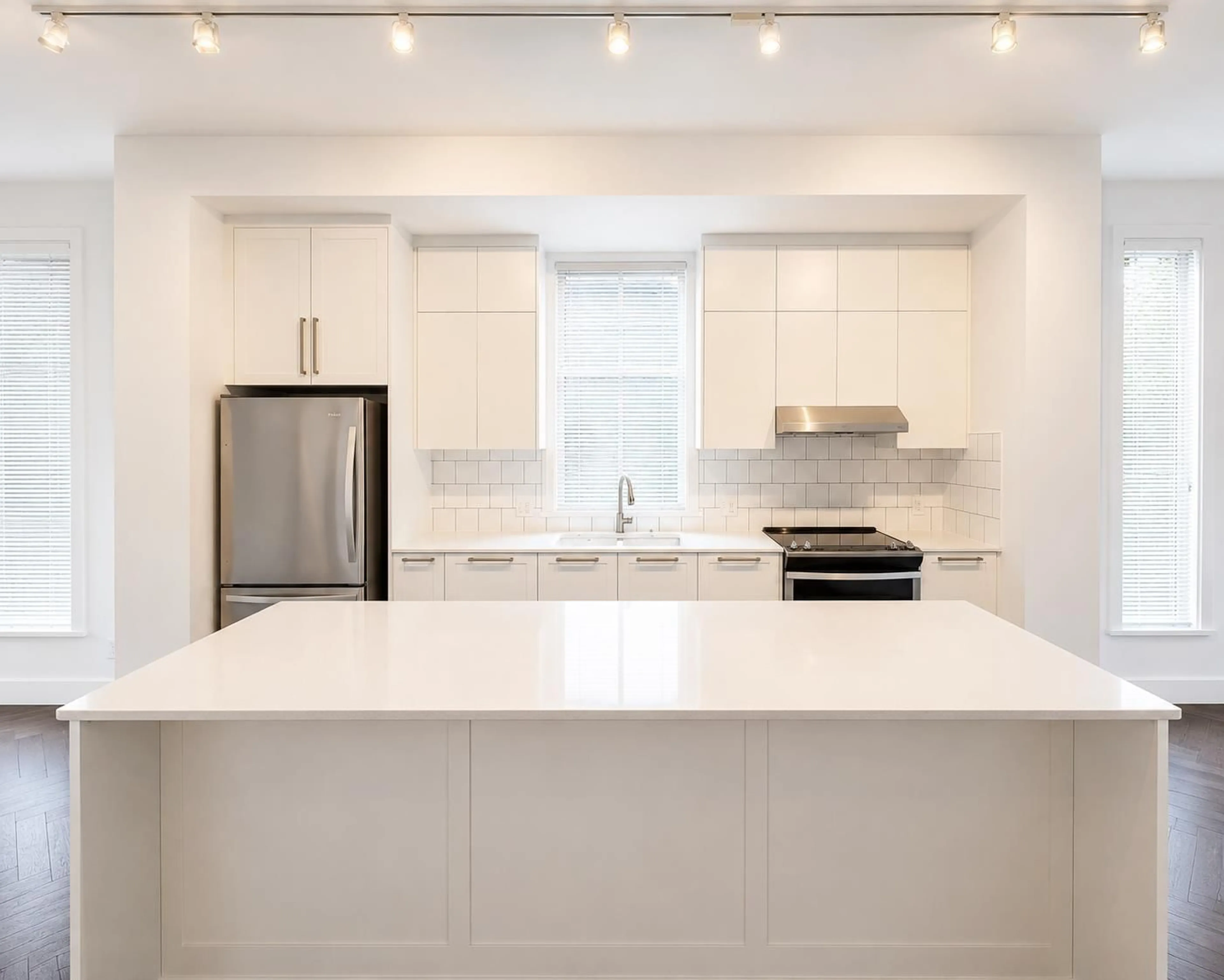 Contemporary kitchen, ceramic/tile floor for 40 - 15828 27 AVENUE, Surrey British Columbia V3Z0X4