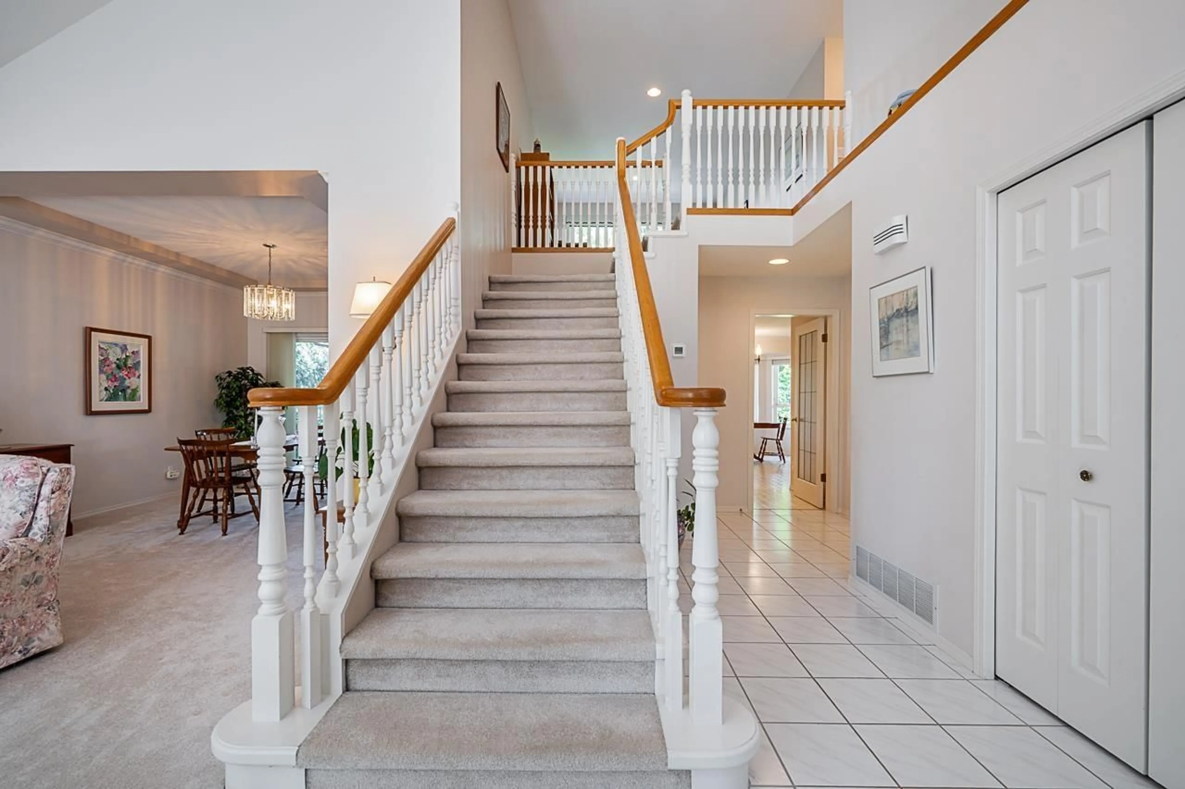 Indoor foyer for 11443 ROYAL CRESCENT, Surrey British Columbia V3V6V5
