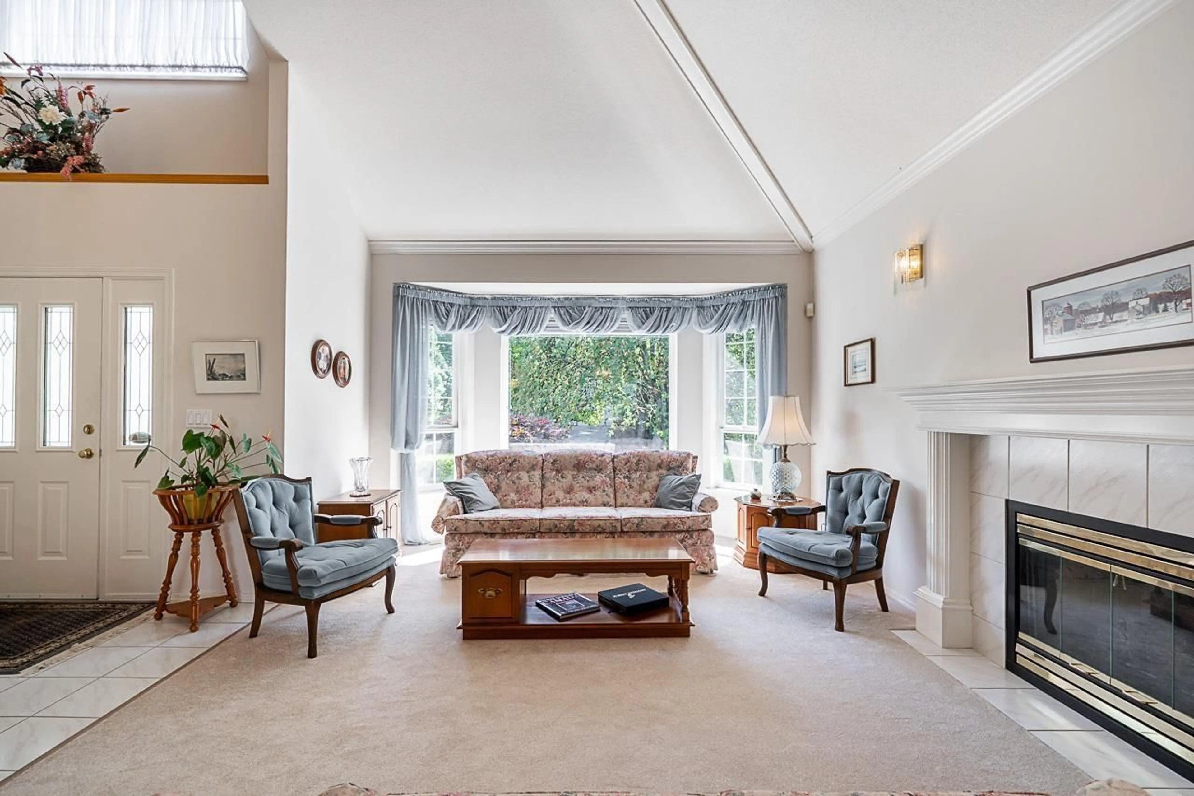 Living room with furniture, unknown for 11443 ROYAL CRESCENT, Surrey British Columbia V3V6V5