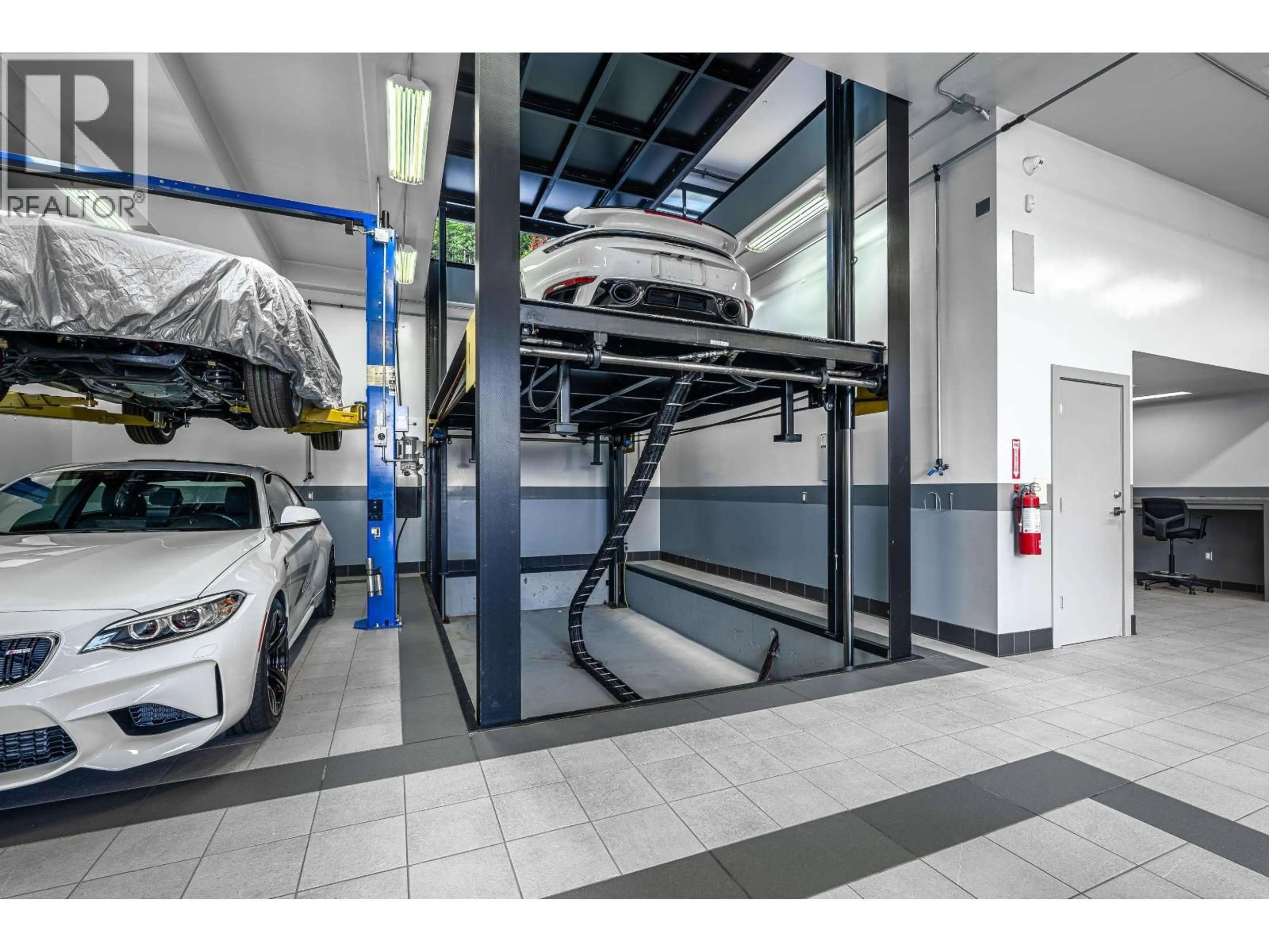 Indoor garage for 1450 CRYSTAL CREEK DRIVE, Anmore British Columbia V3H0A3