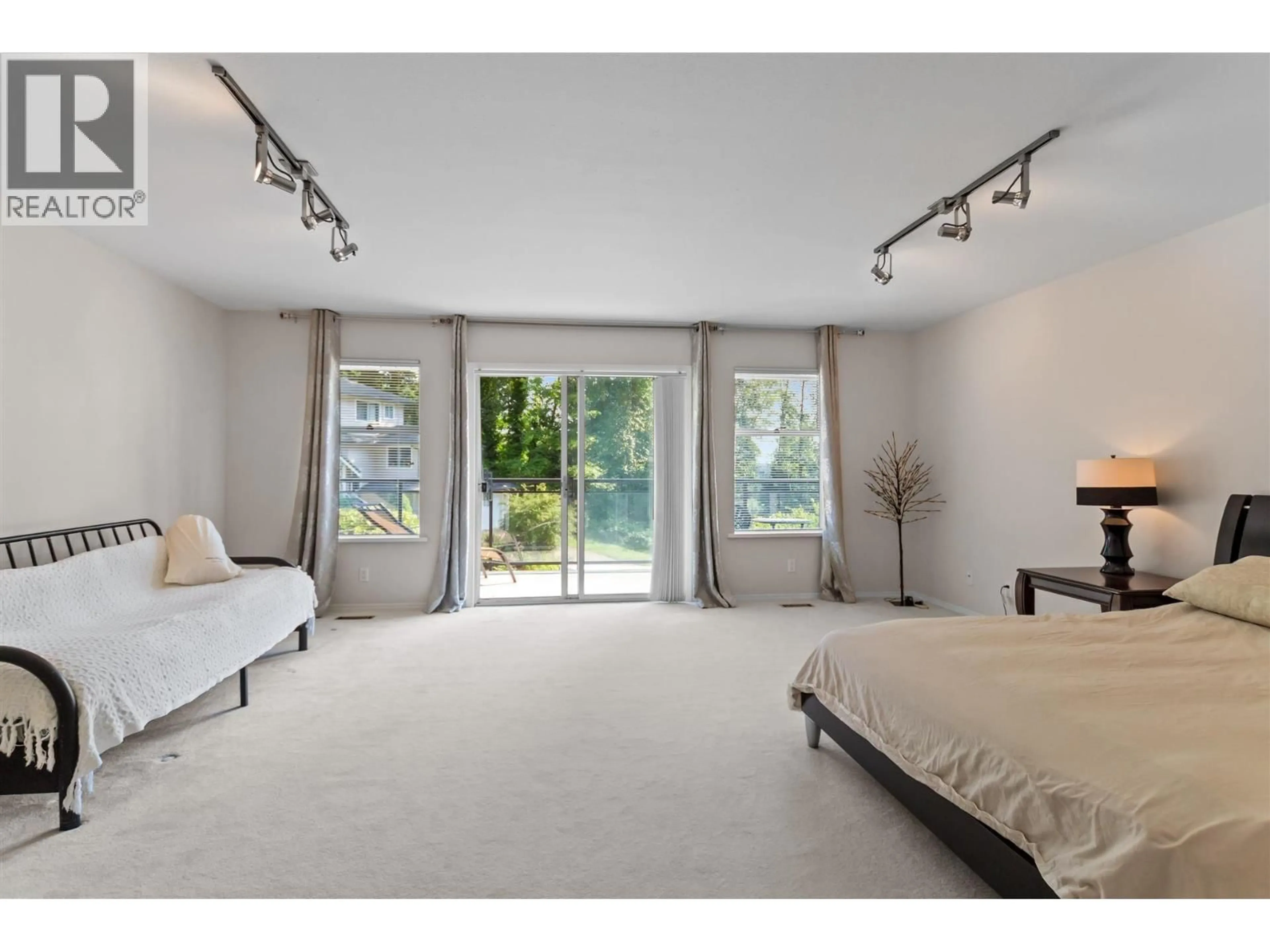 A pic of a room for 3 CHEVALIER COURT, Port Moody British Columbia V3H4L3