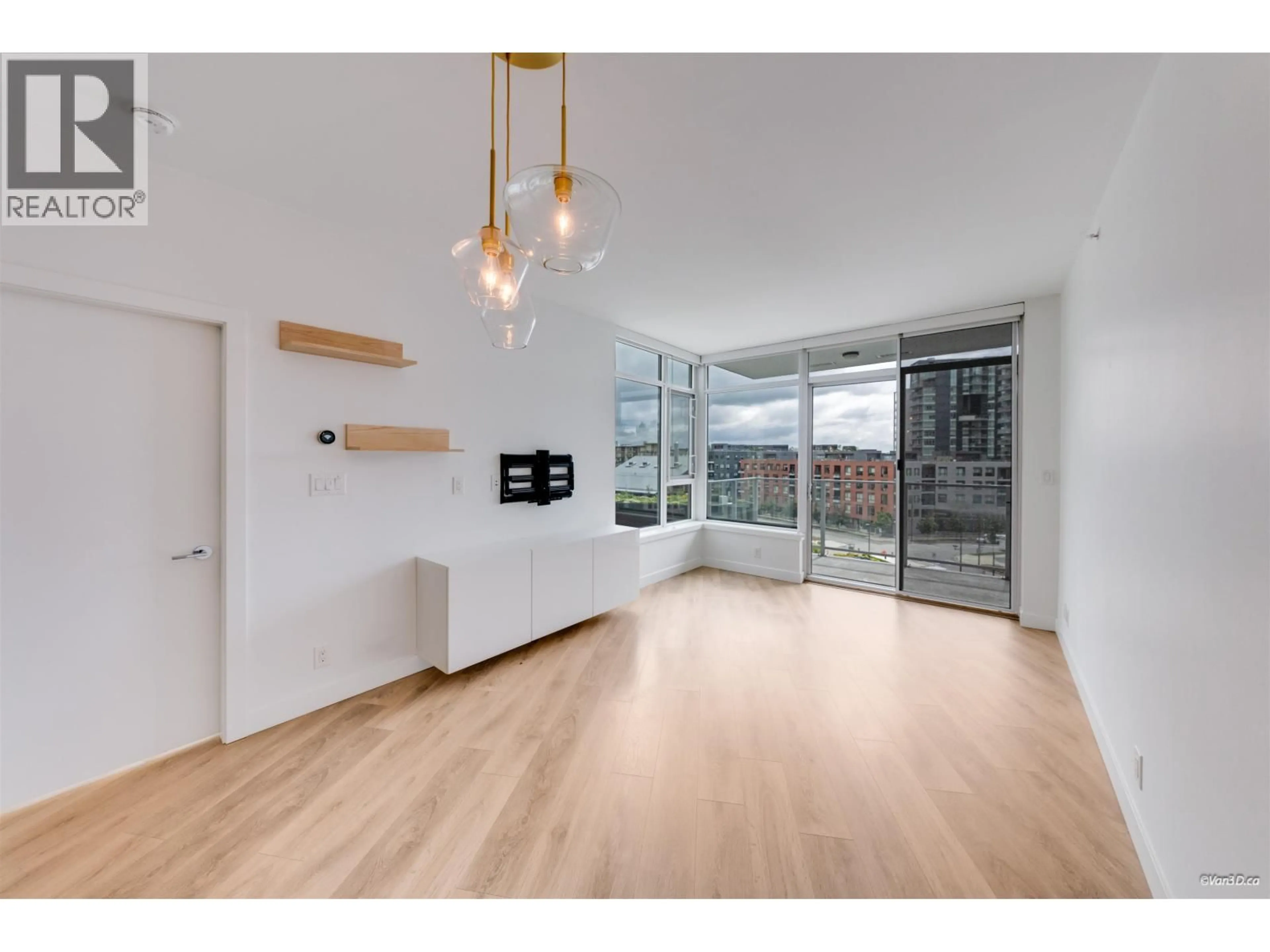 Unknown for 615 - 3557 SAWMILL CRESCENT, Vancouver British Columbia V5S0E2