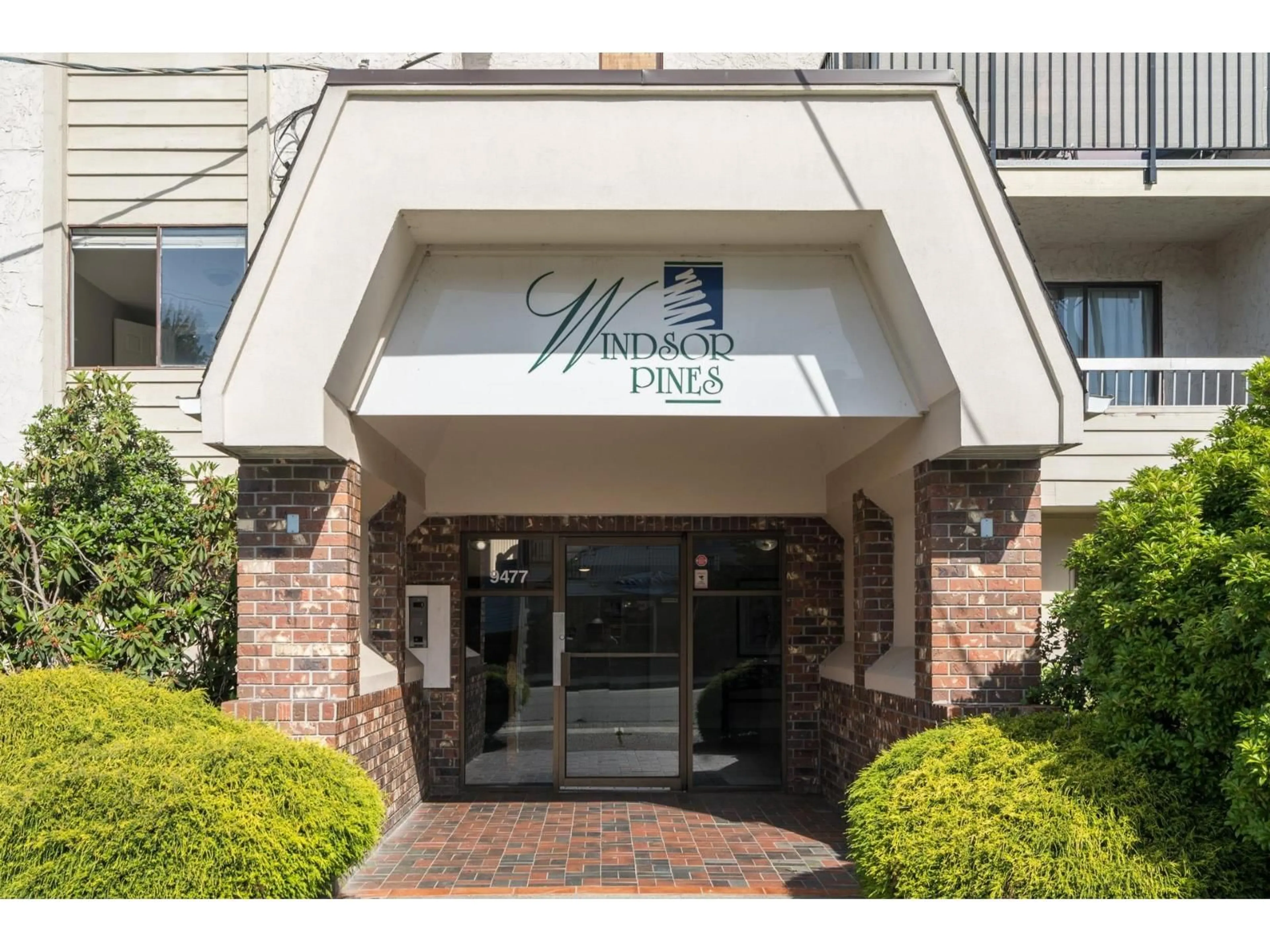 Indoor foyer for 204 - 9477 COOK STREET, Chilliwack British Columbia V2P4J8