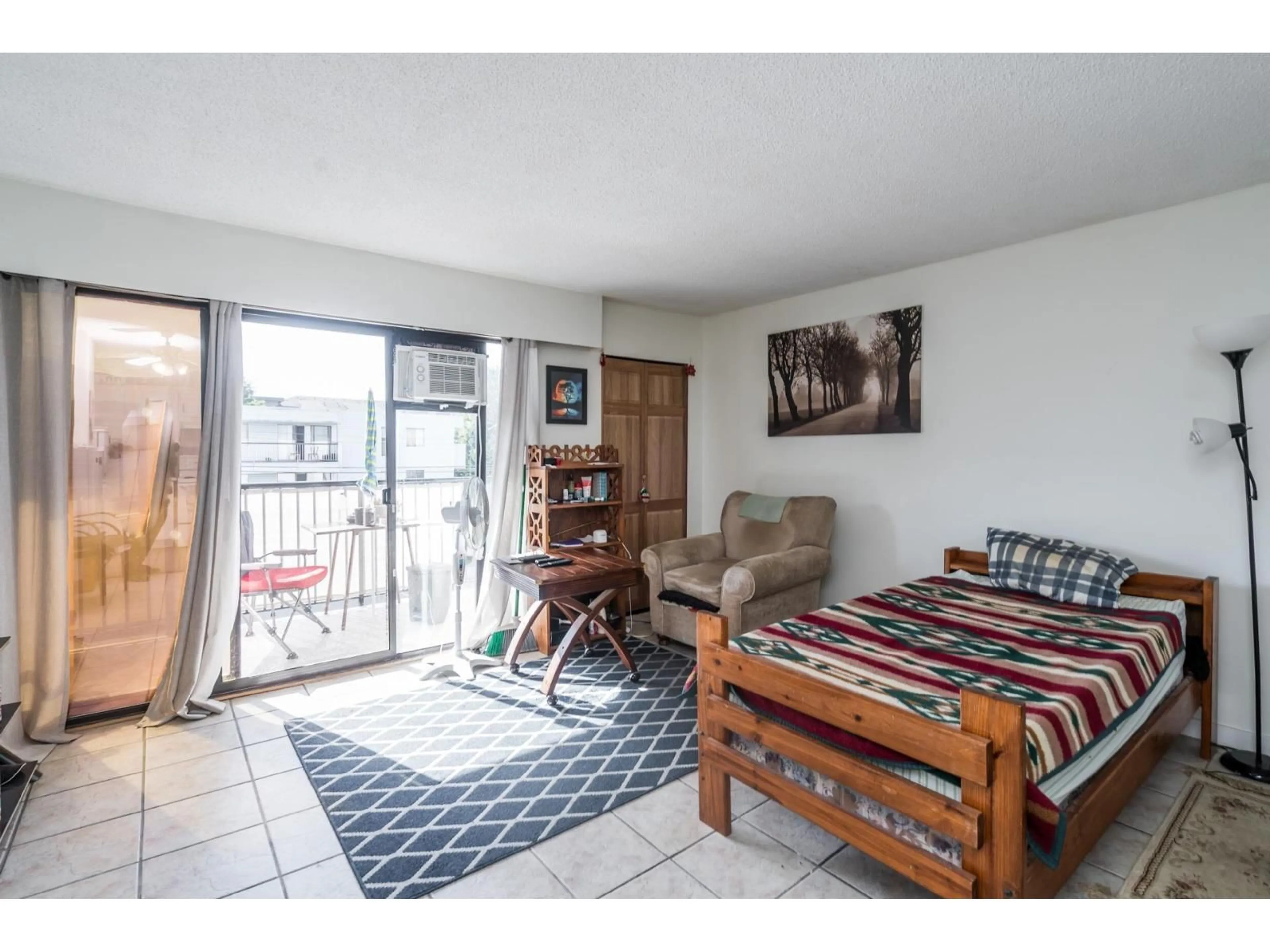 A pic of a room for 204 - 9477 COOK STREET, Chilliwack British Columbia V2P4J8