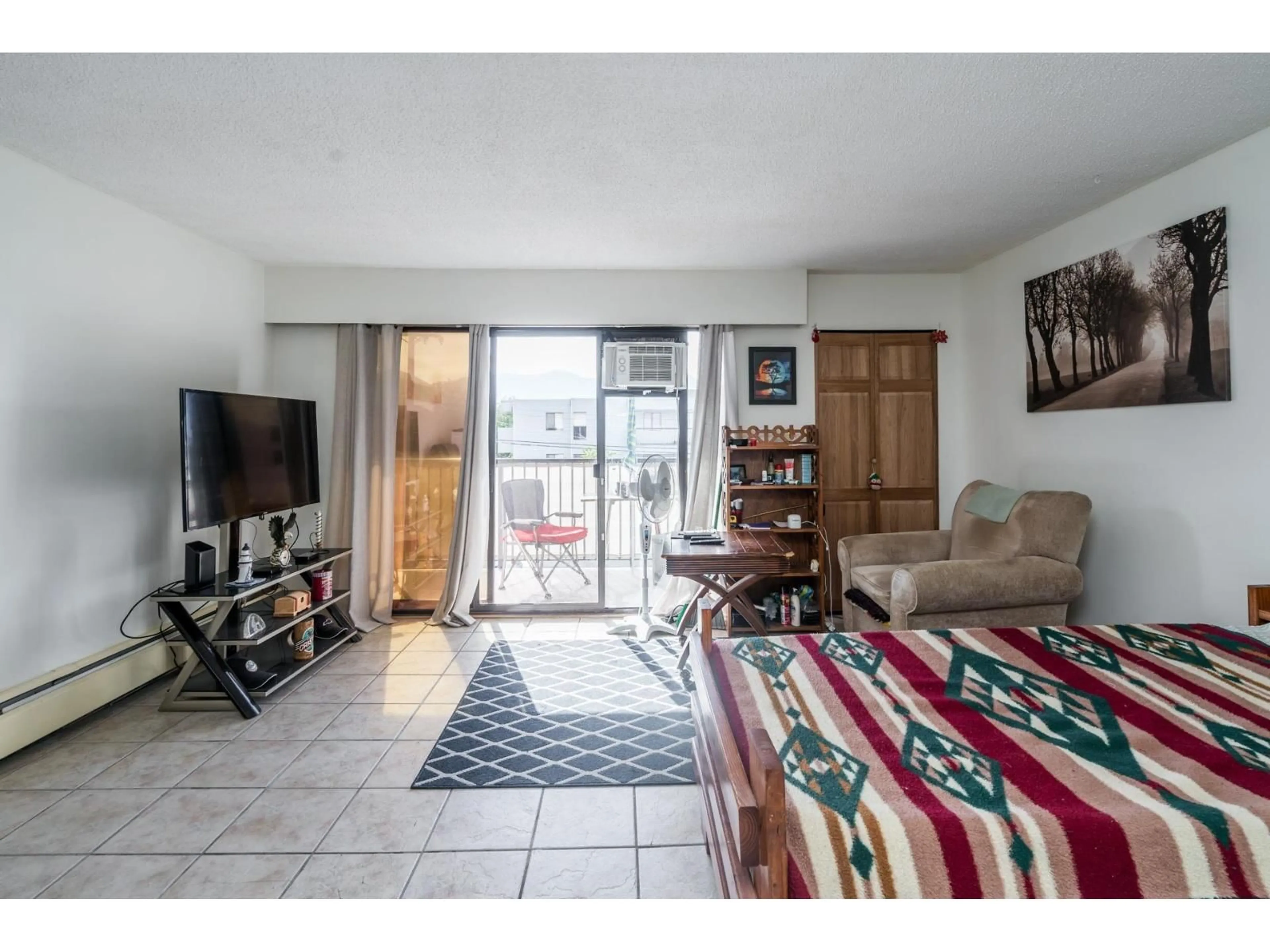 Living room with furniture, unknown for 204 - 9477 COOK STREET, Chilliwack British Columbia V2P4J8