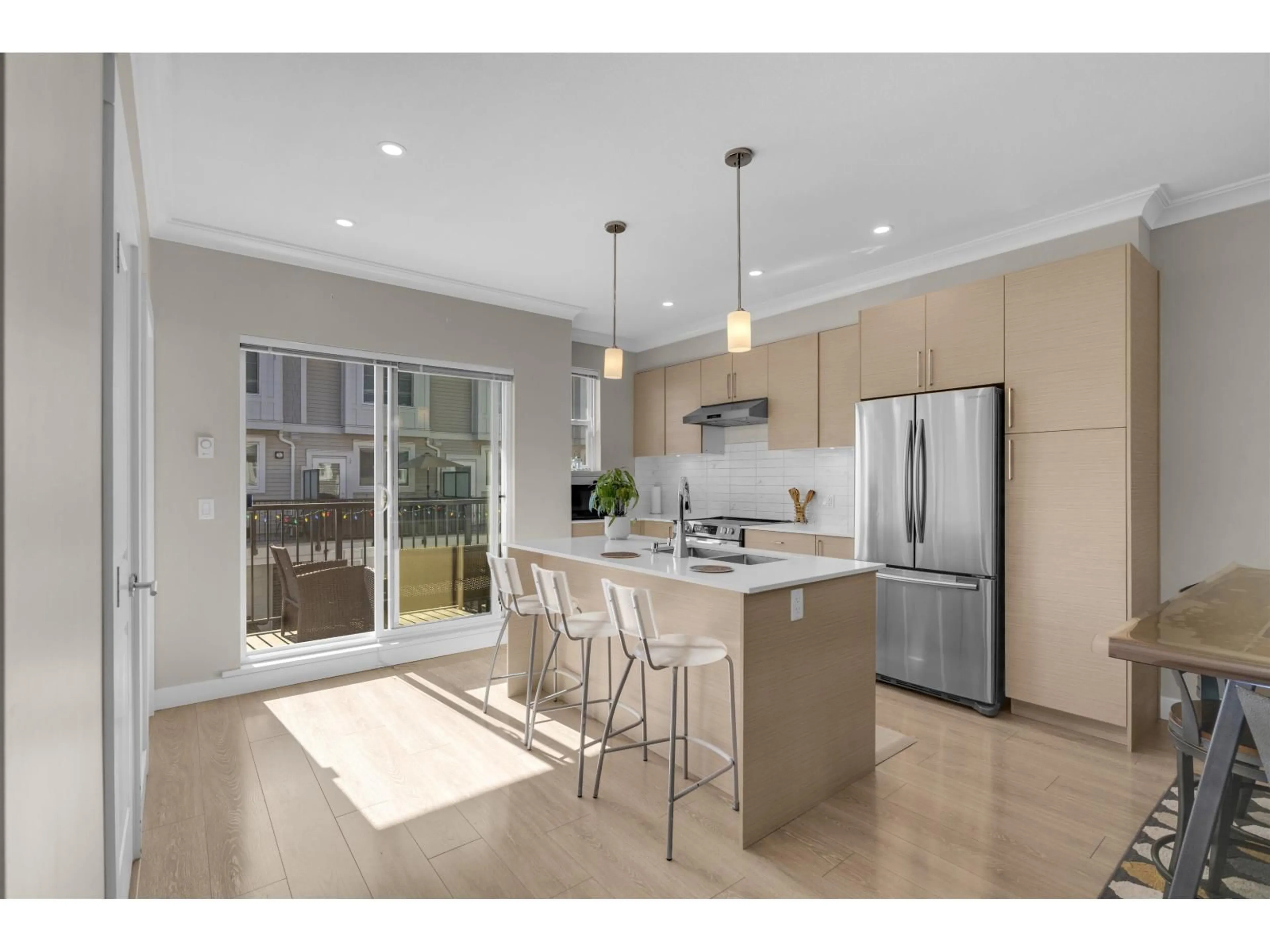Open concept kitchen, unknown for 1 - 12073 62 AVENUE, Surrey British Columbia V3X0K4