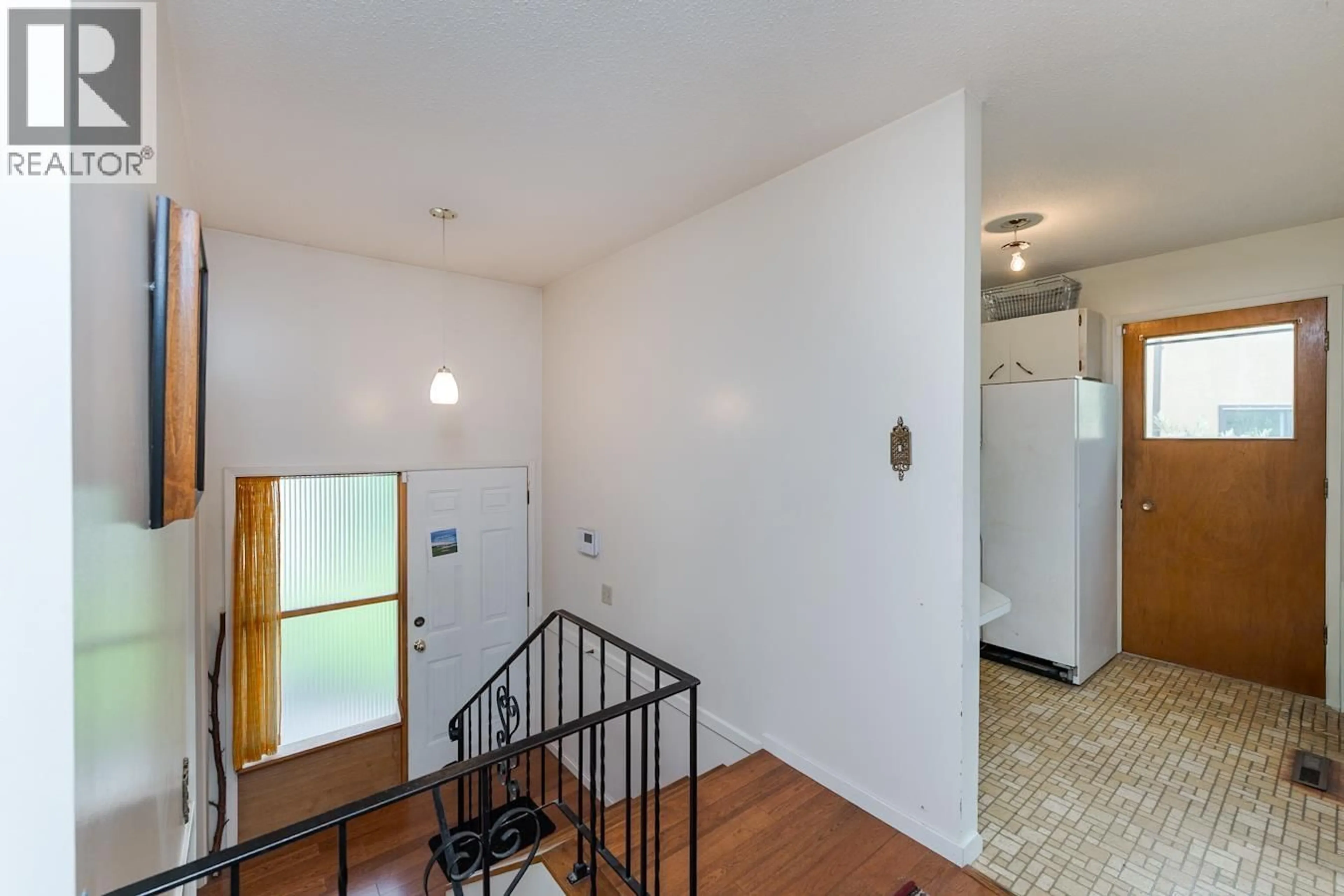 Indoor foyer for 298 LYON STREET, Prince George British Columbia V2M3G1