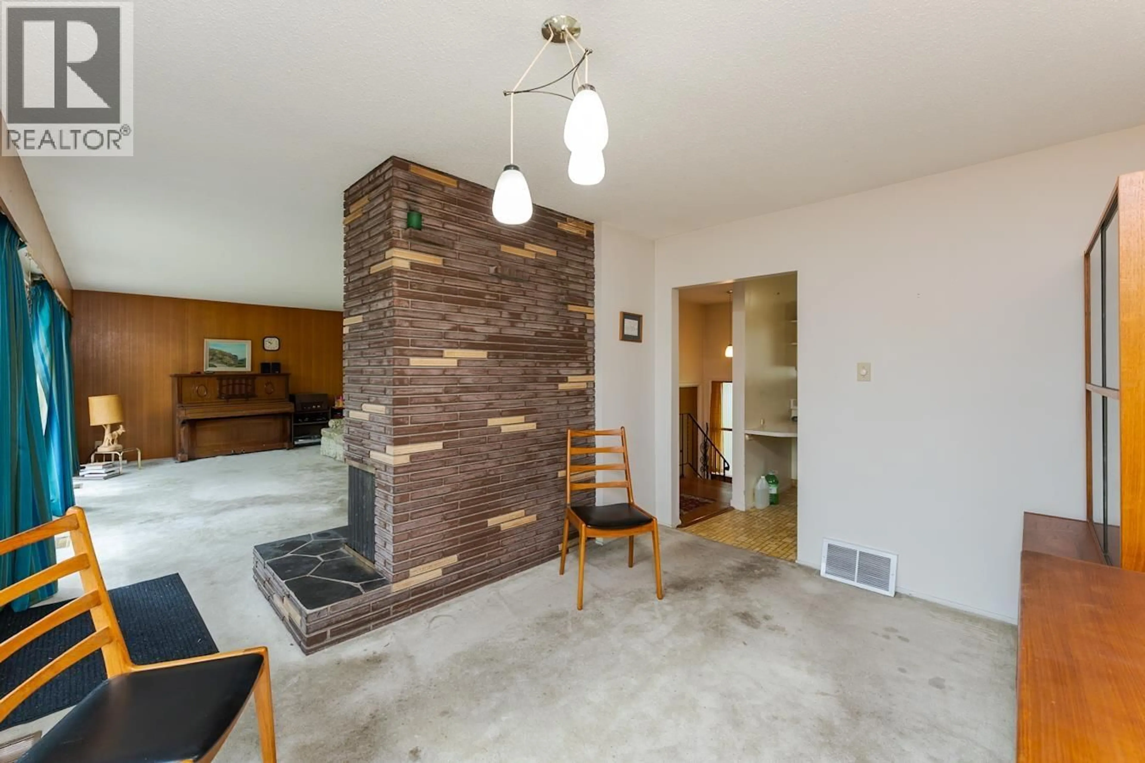 Living room with furniture, ceramic/tile floor for 298 LYON STREET, Prince George British Columbia V2M3G1