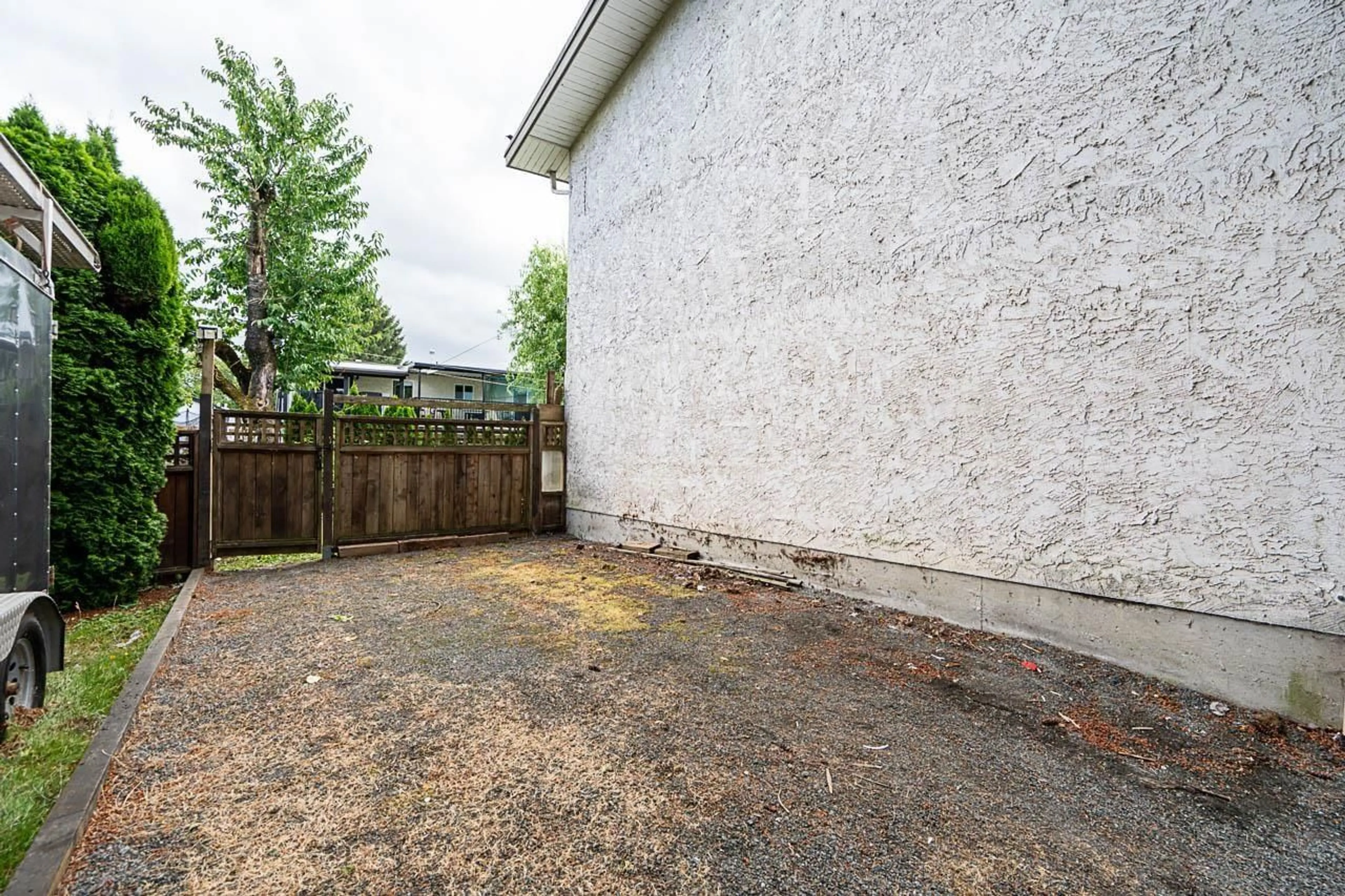 Patio, street for 46350 MCCAFFREY BOULEVARD, Chilliwack British Columbia V2P1E1