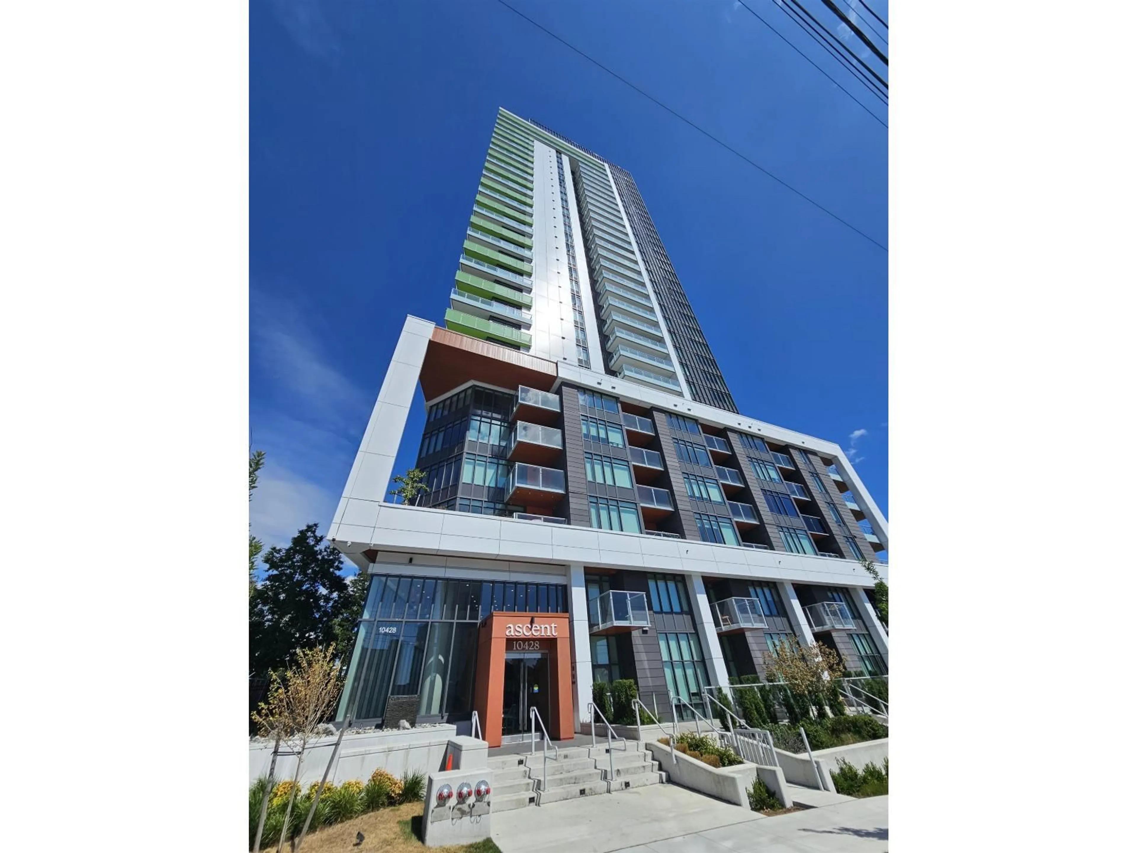 Indoor foyer for 2408 - 10428 WHALLEY BOULEVARD, Surrey British Columbia V3T0W2