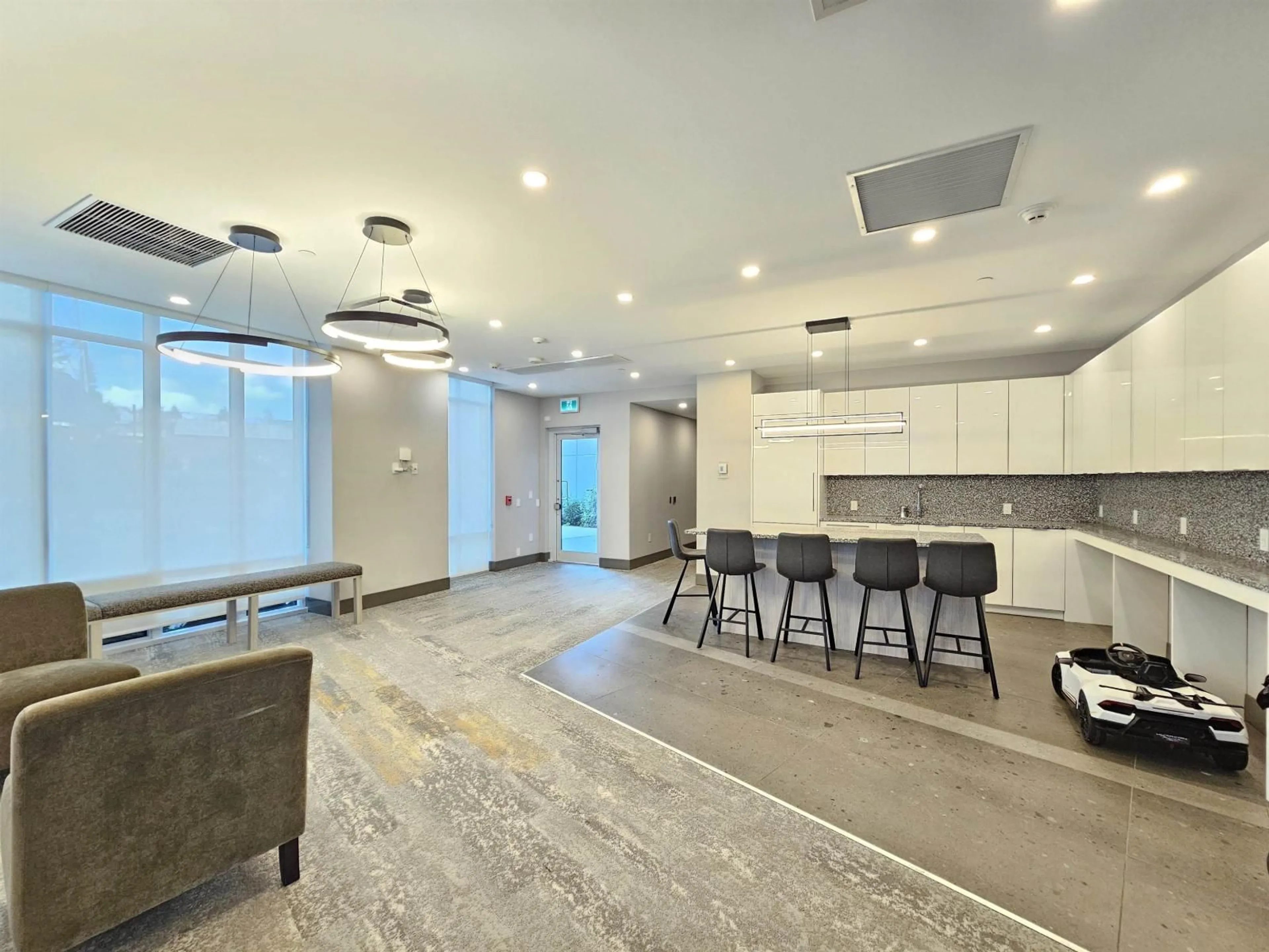 Open concept kitchen, ceramic/tile floor for 2408 - 10428 WHALLEY BOULEVARD, Surrey British Columbia V3T0W2